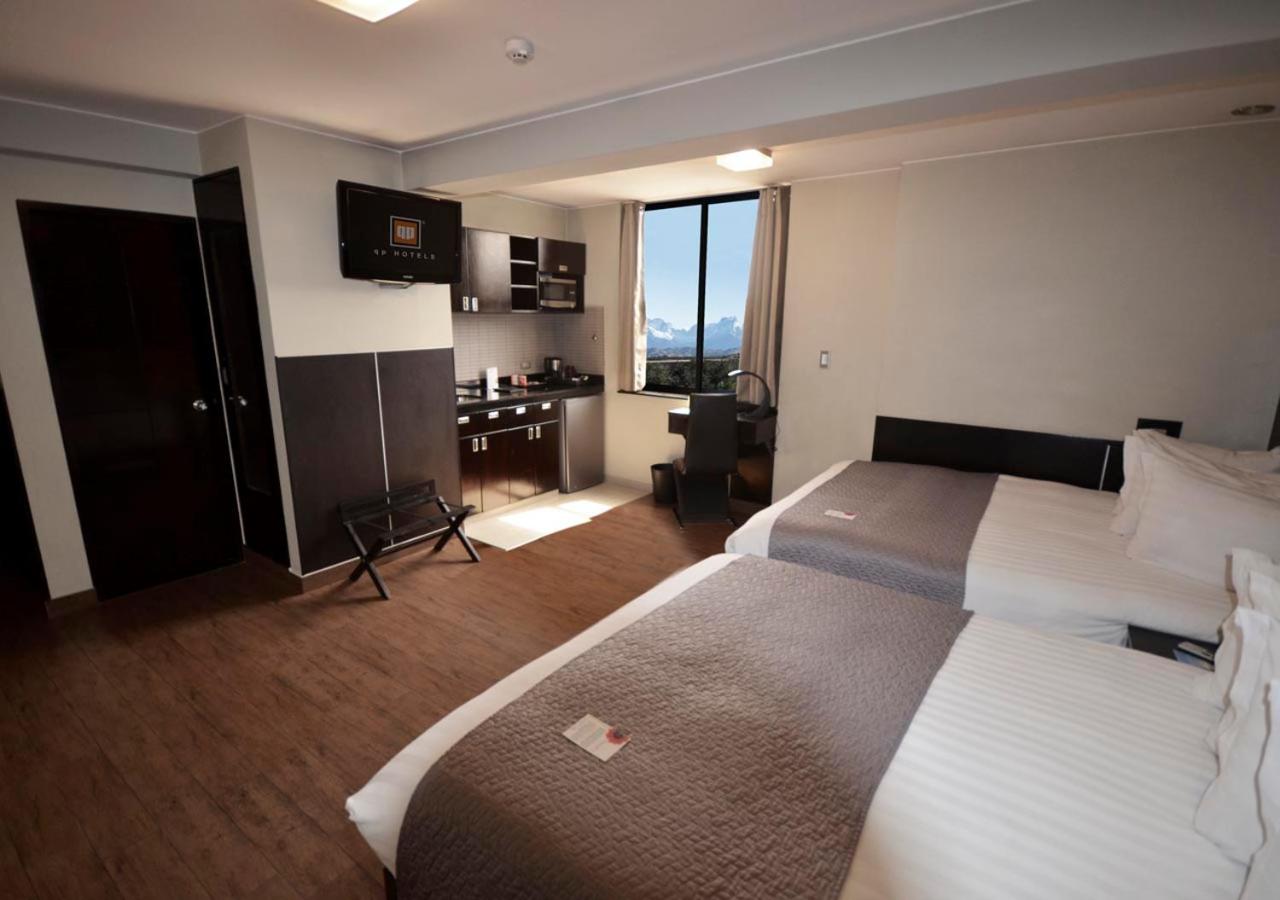 Suite with Two Queen Beds - Photo 2