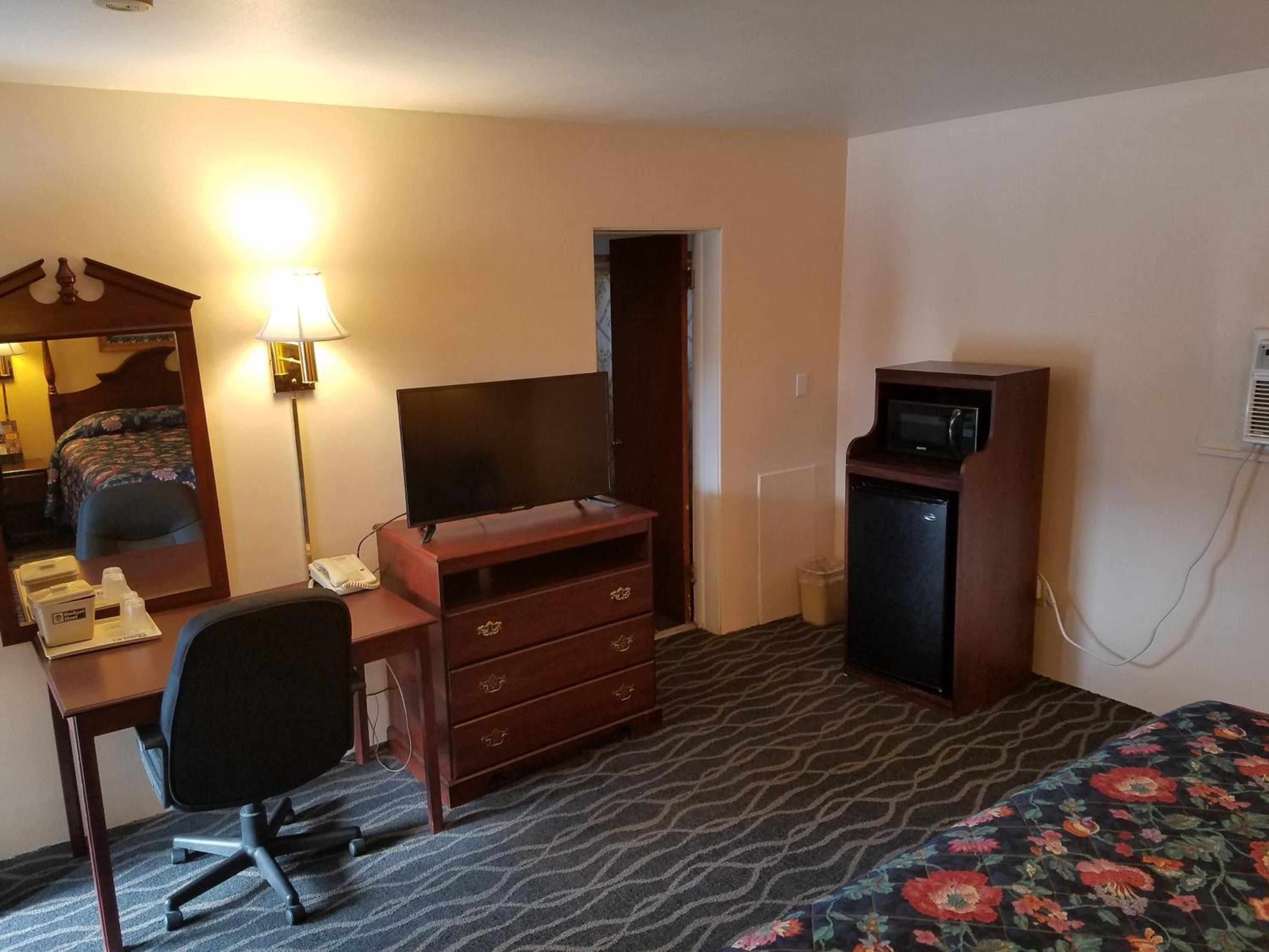 King Room - Non-Smoking photo 3