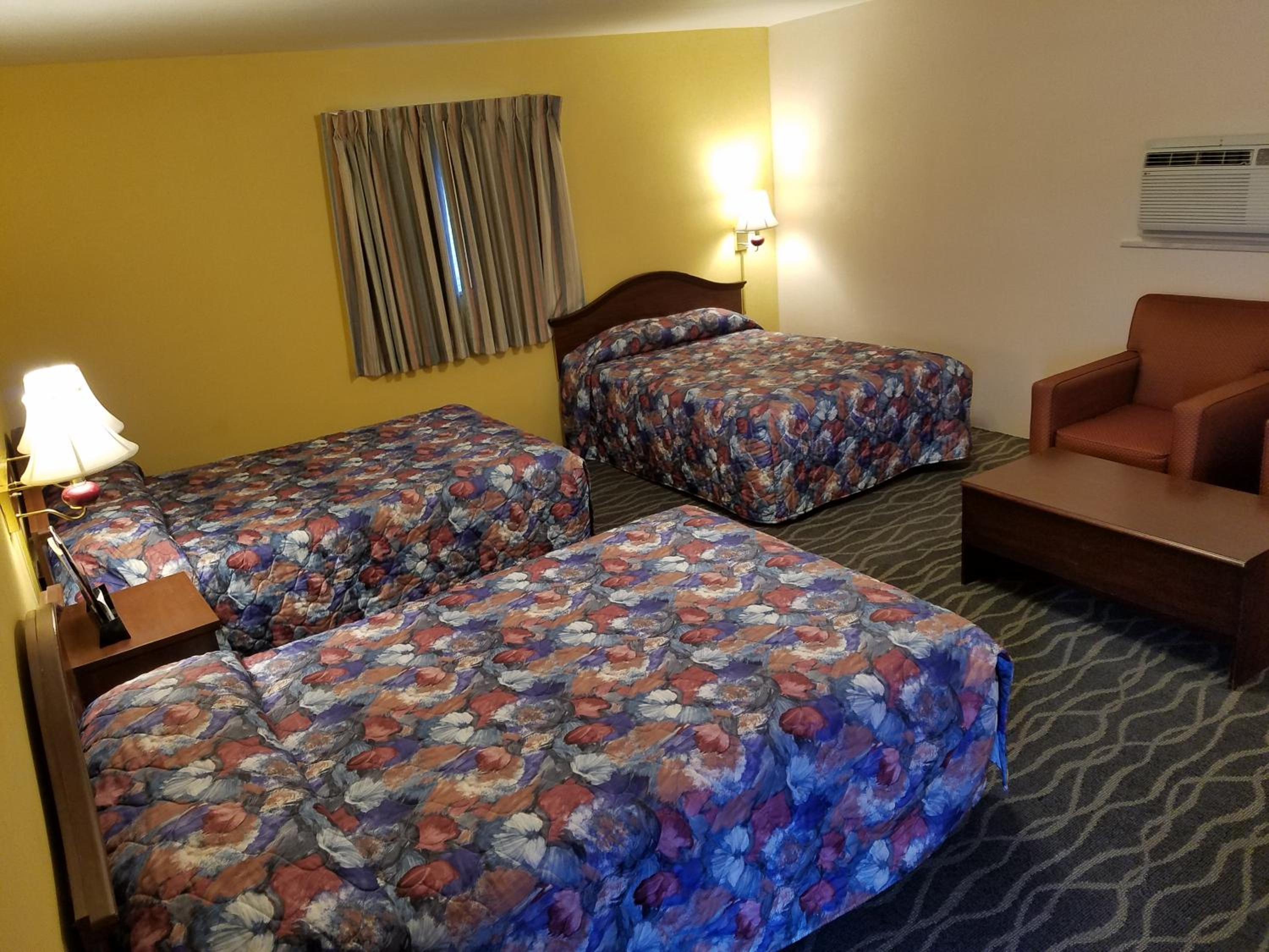 Basic Triple Room photo 3