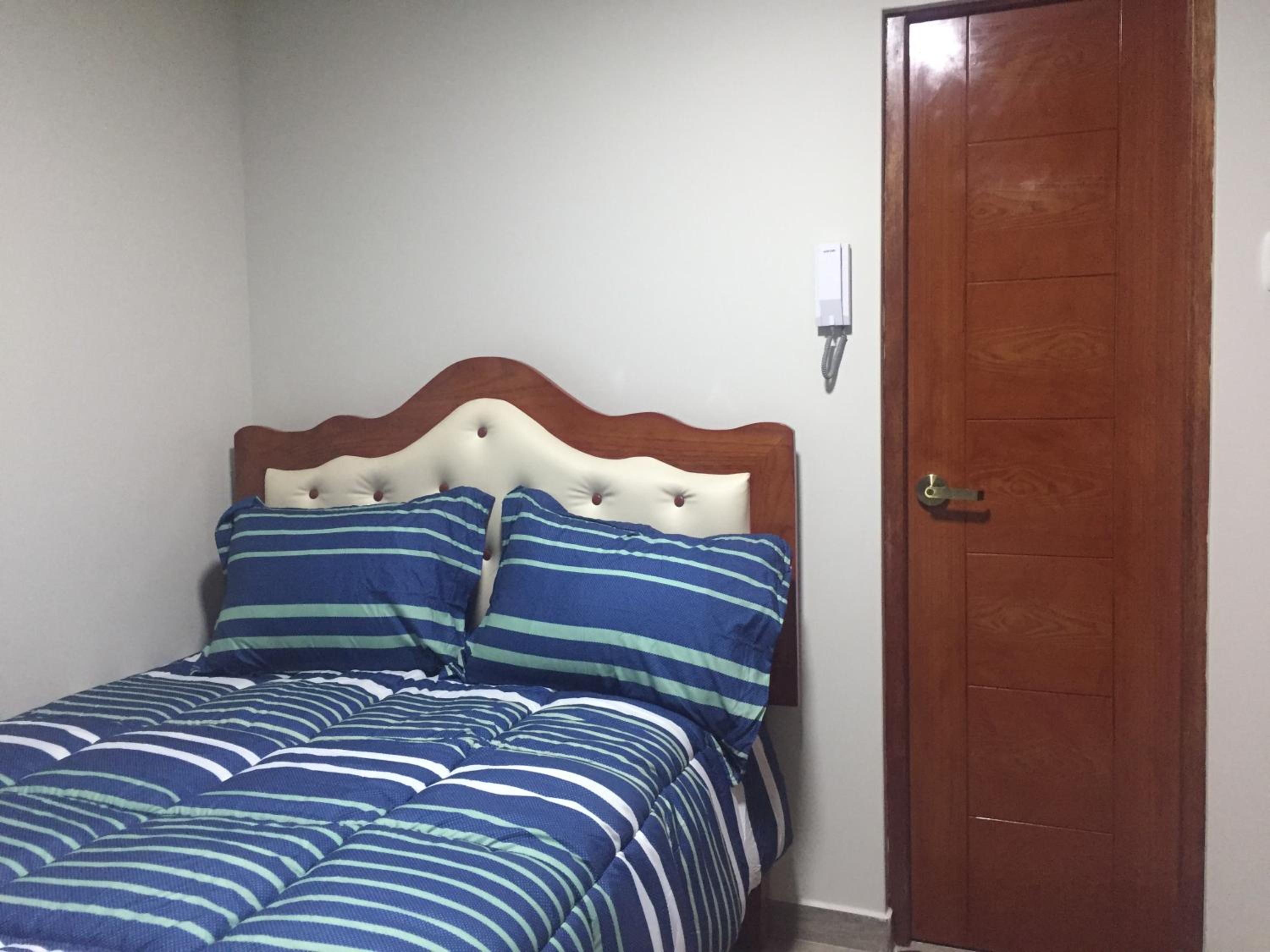 Standard Queen Room photo 2