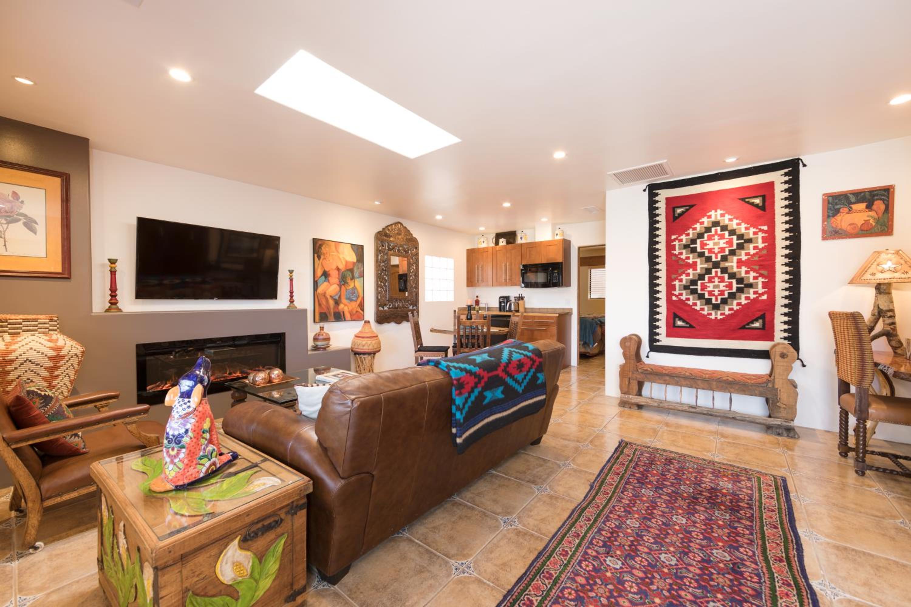 Suite with Mountain View - Photo 7
