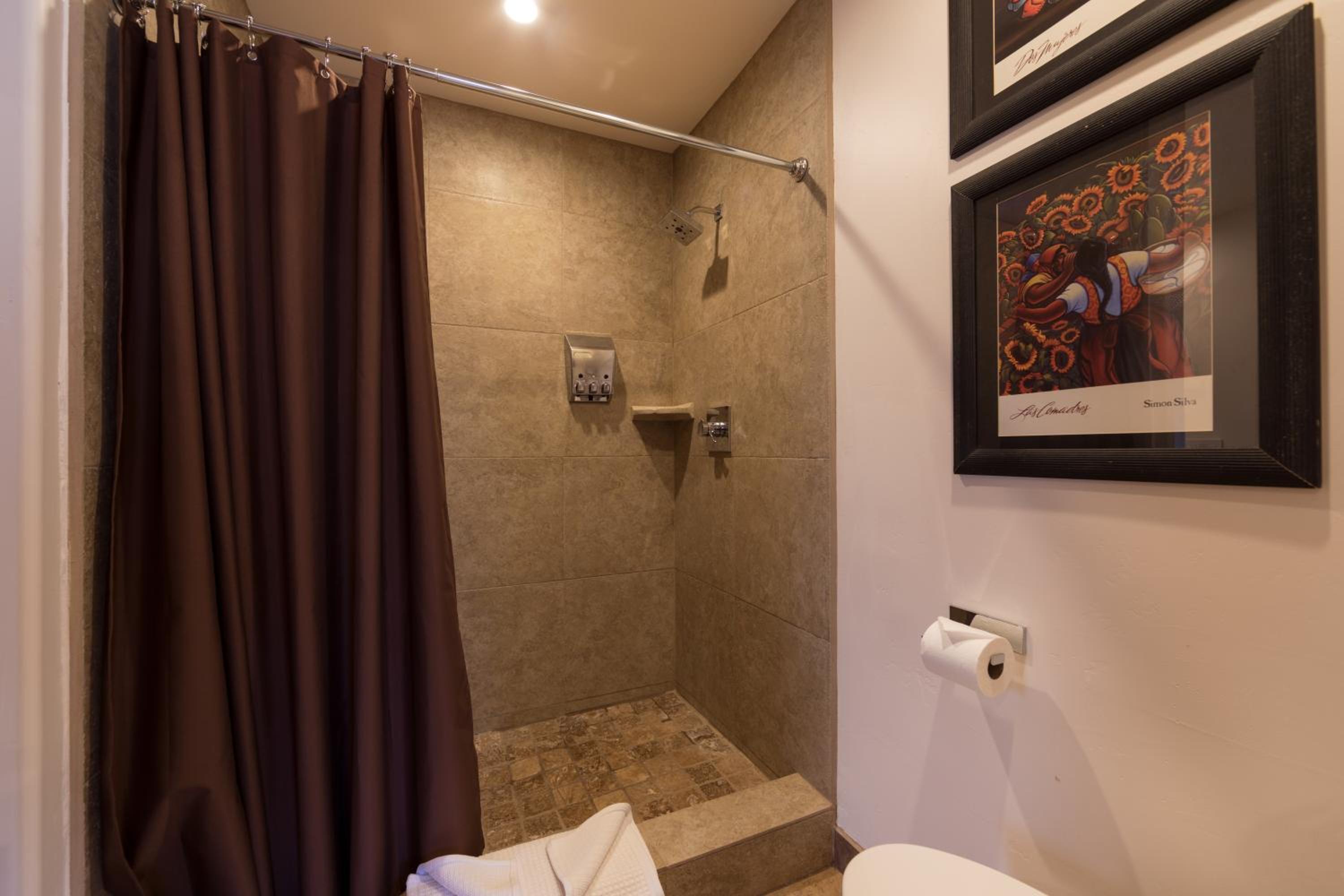 Suite with Mountain View - Photo 10