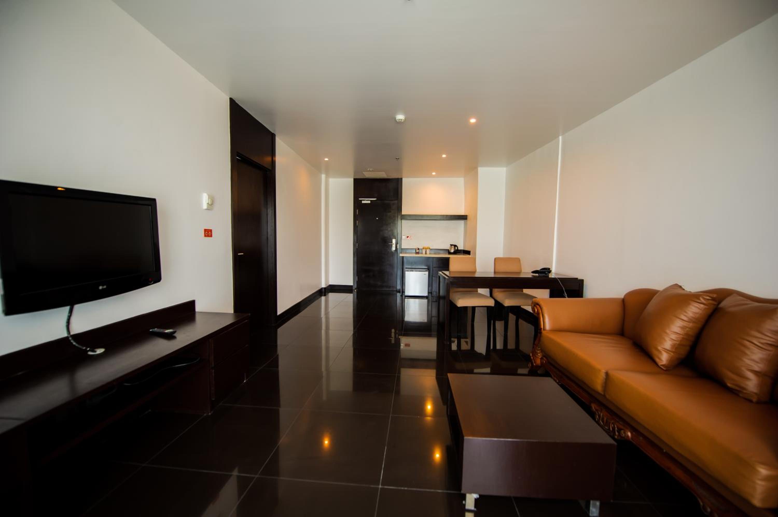 Executive Suite with City View
