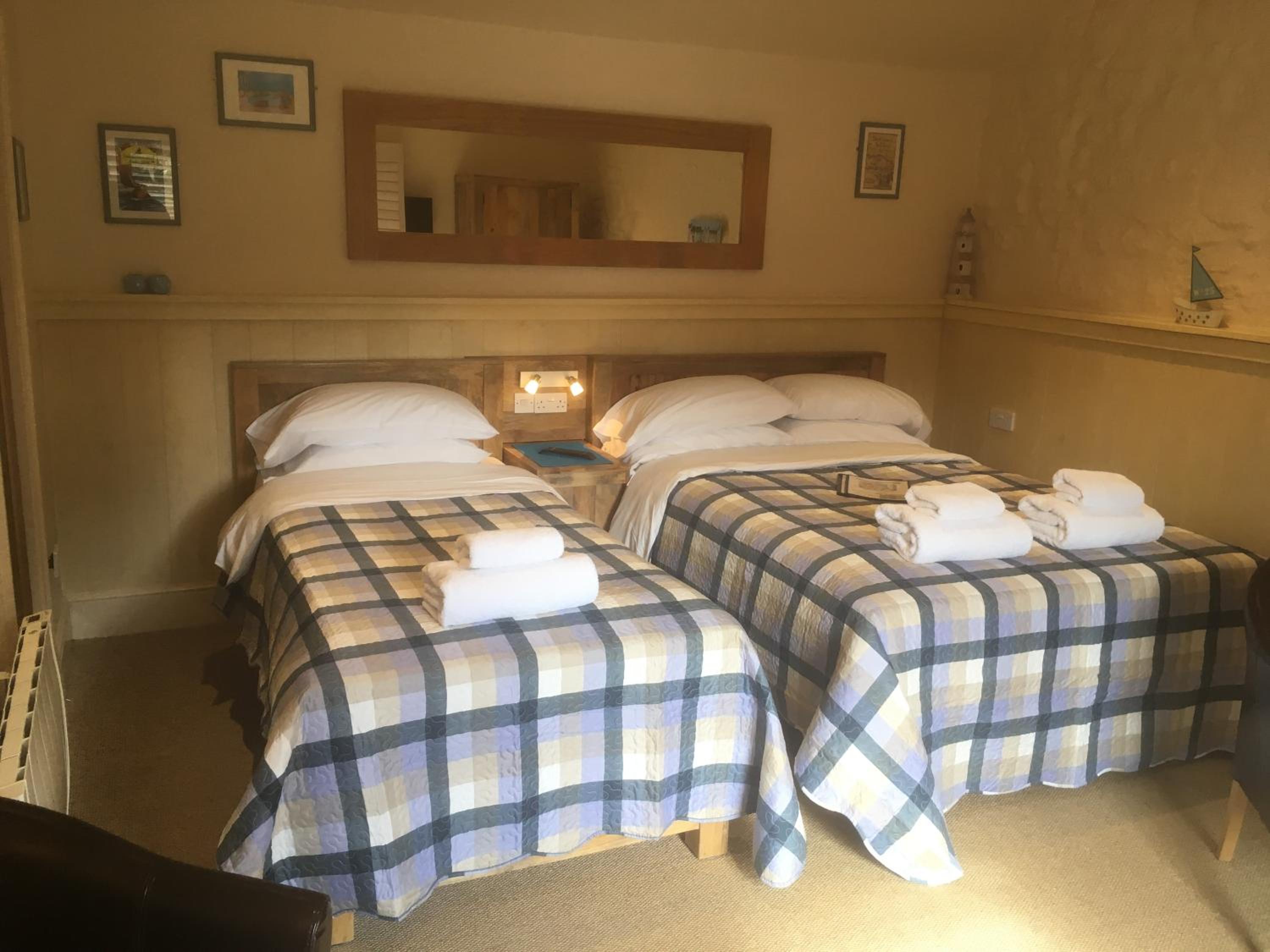 Deluxe Twin Room photo 3