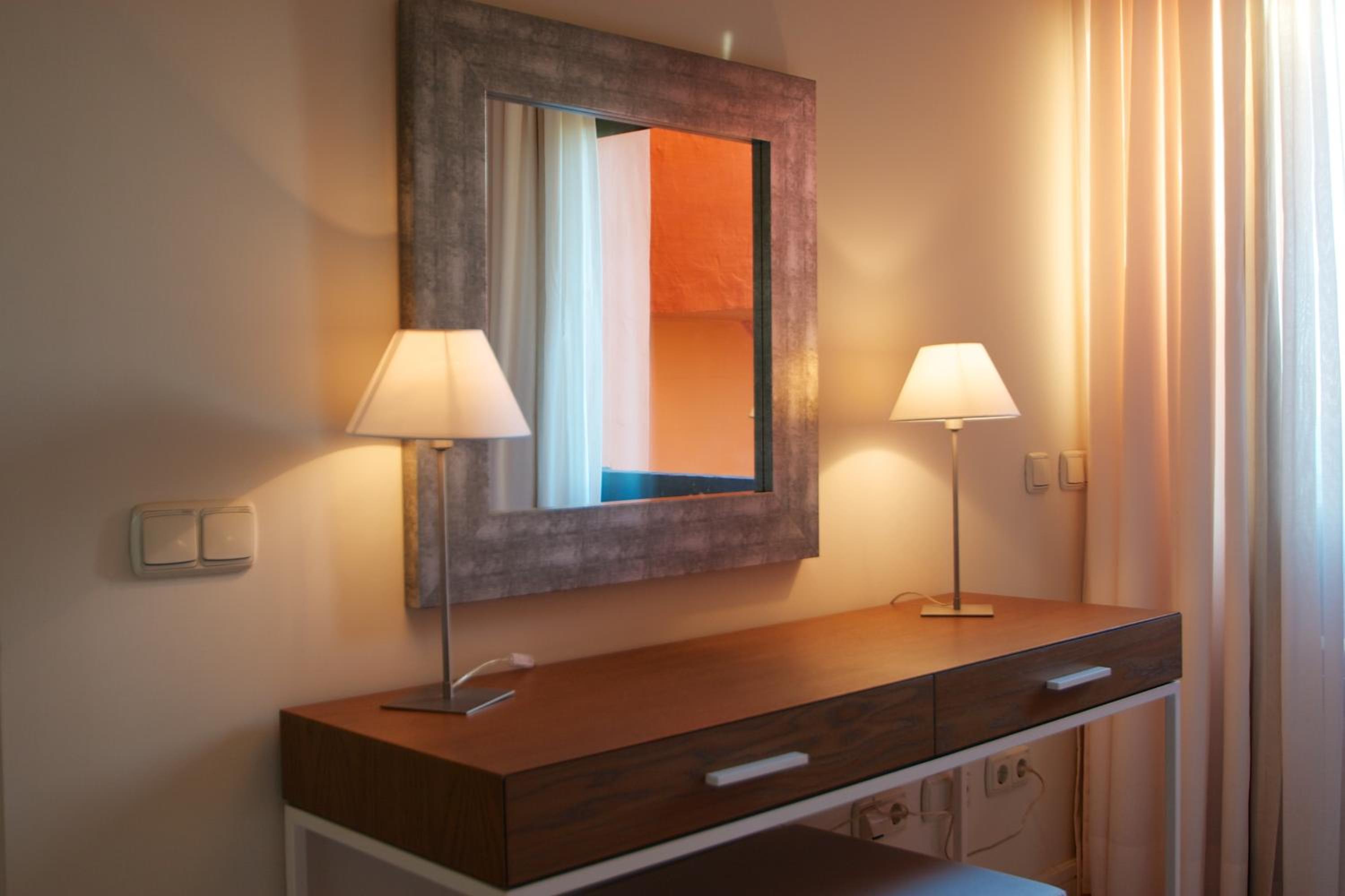 Luxury Two-Bedroom Apartment with Spa Bath