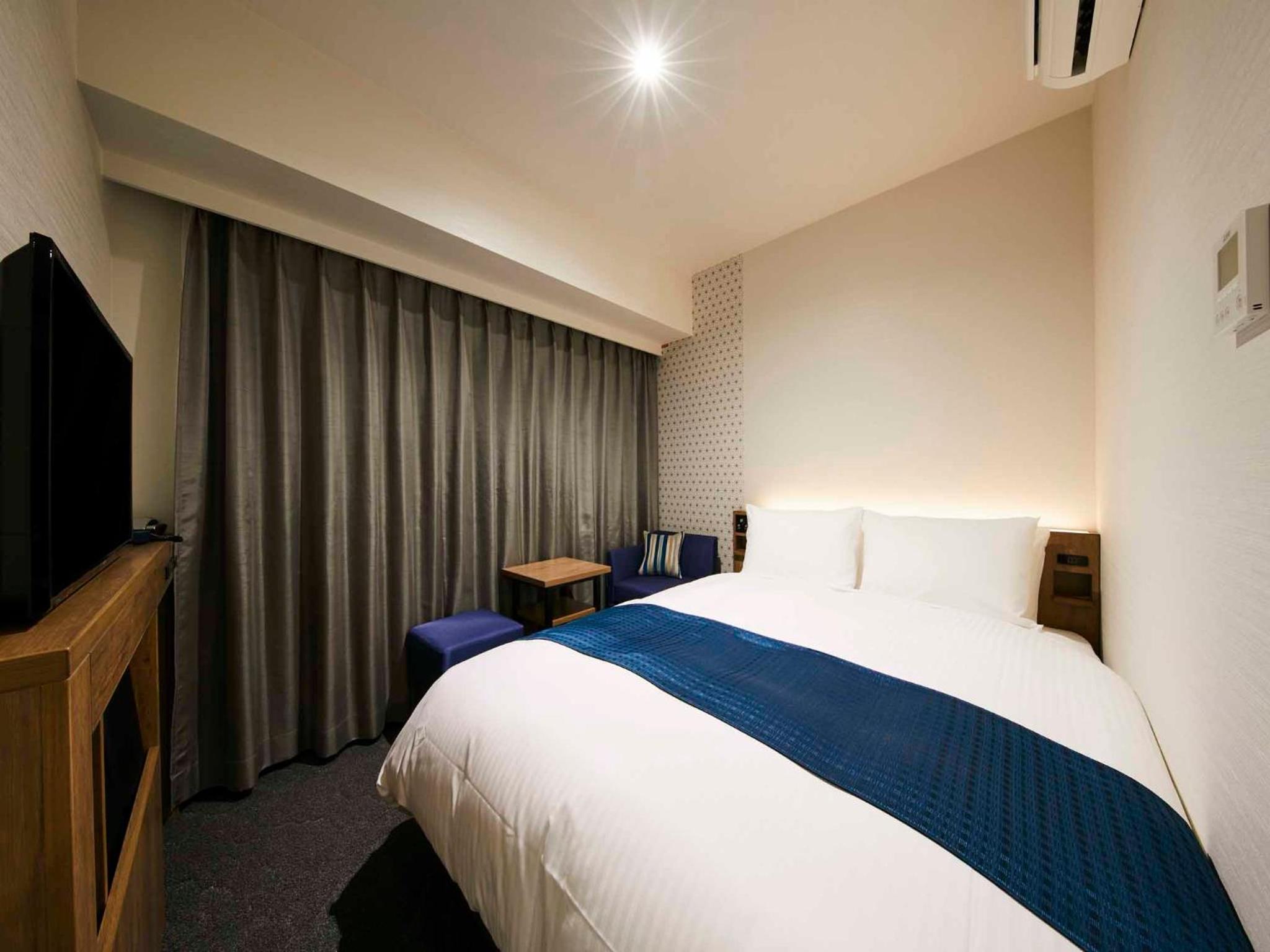 Double Room with Small Double Bed - Non-Smoking - Photo 3