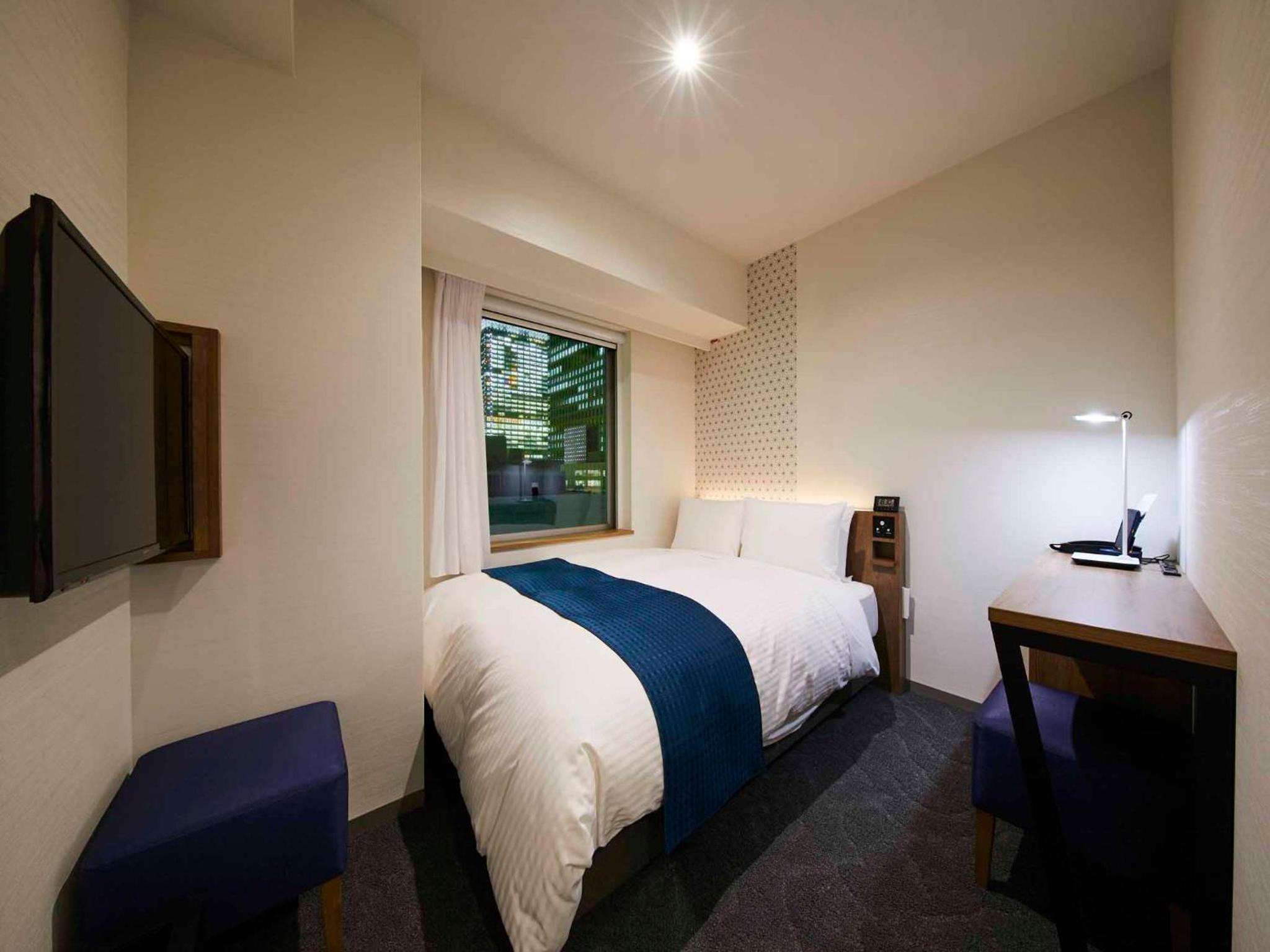 moderate Double Room with Desk - Smoking - Photo 7
