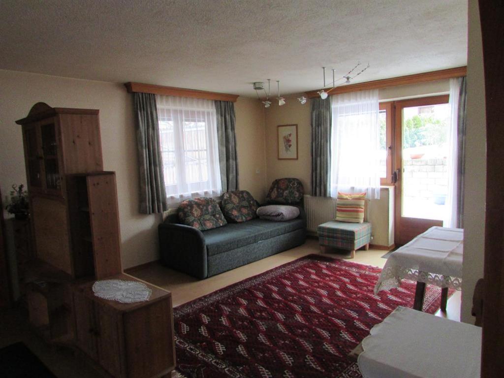Three-Bedroom Apartment photo 1