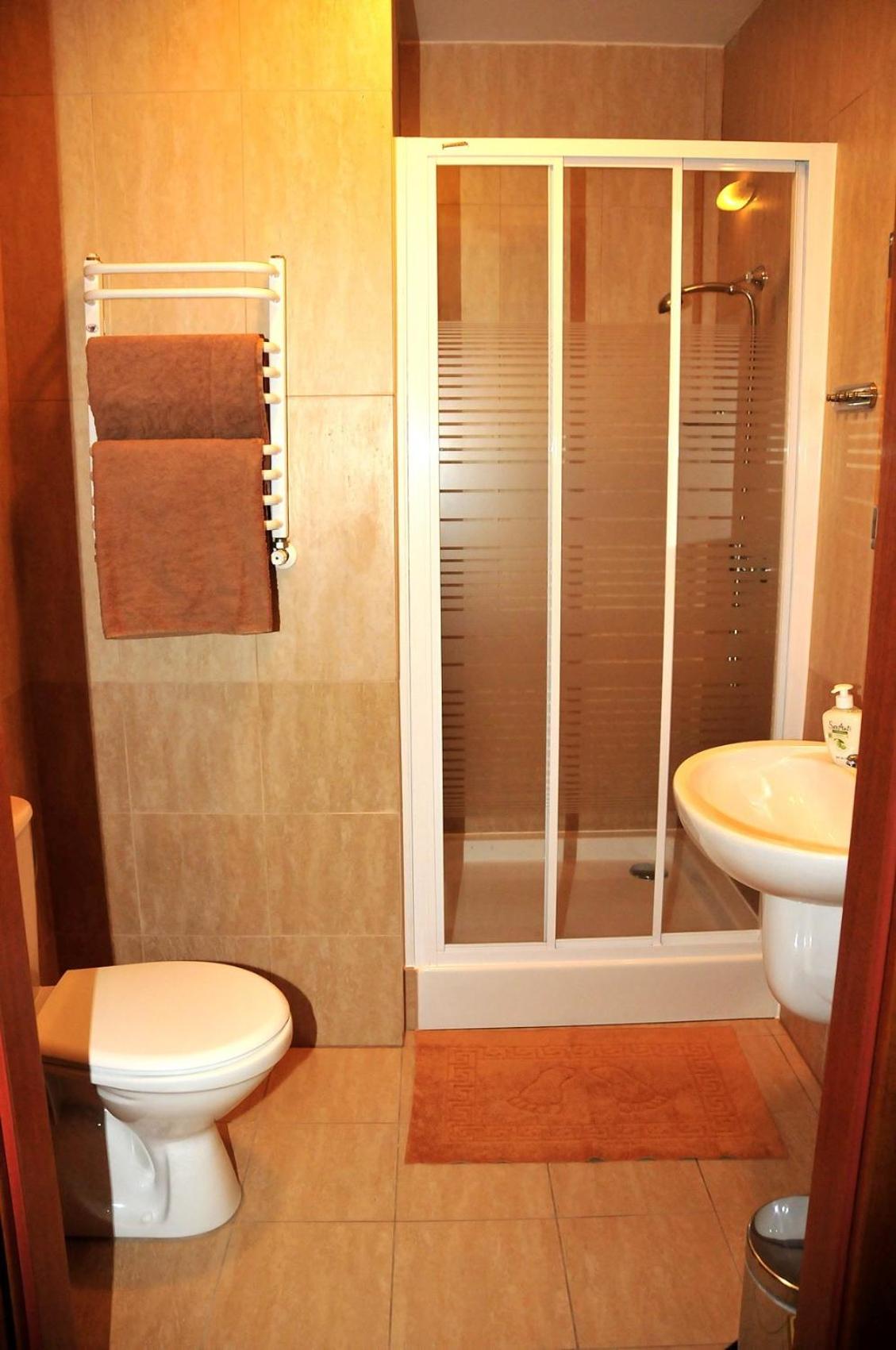 Double or Twin Room - Photo 3
