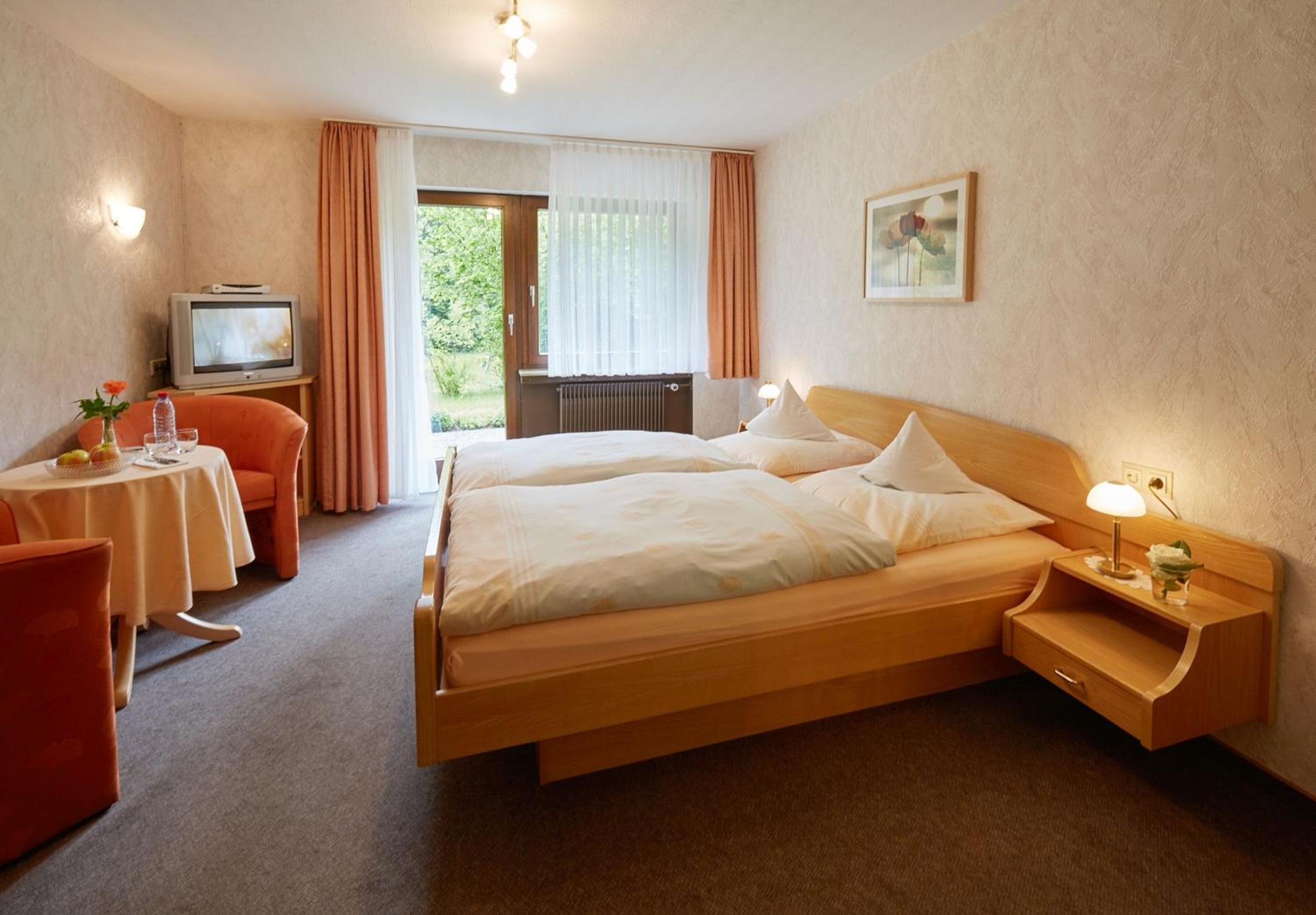 Standard Queen Room photo 2