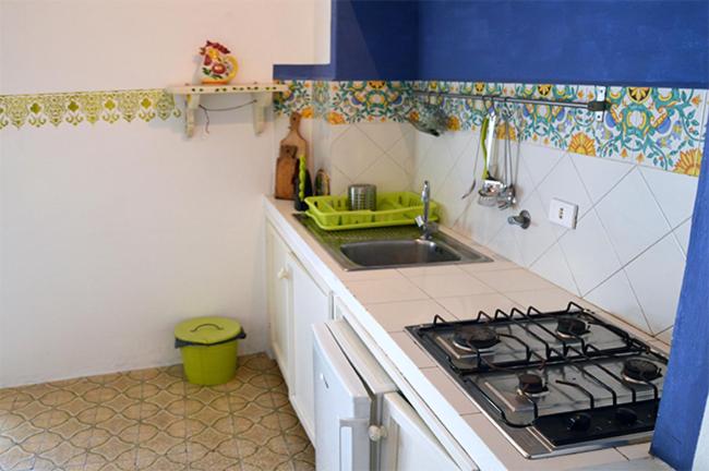 One-Bedroom House with Patio photo 2