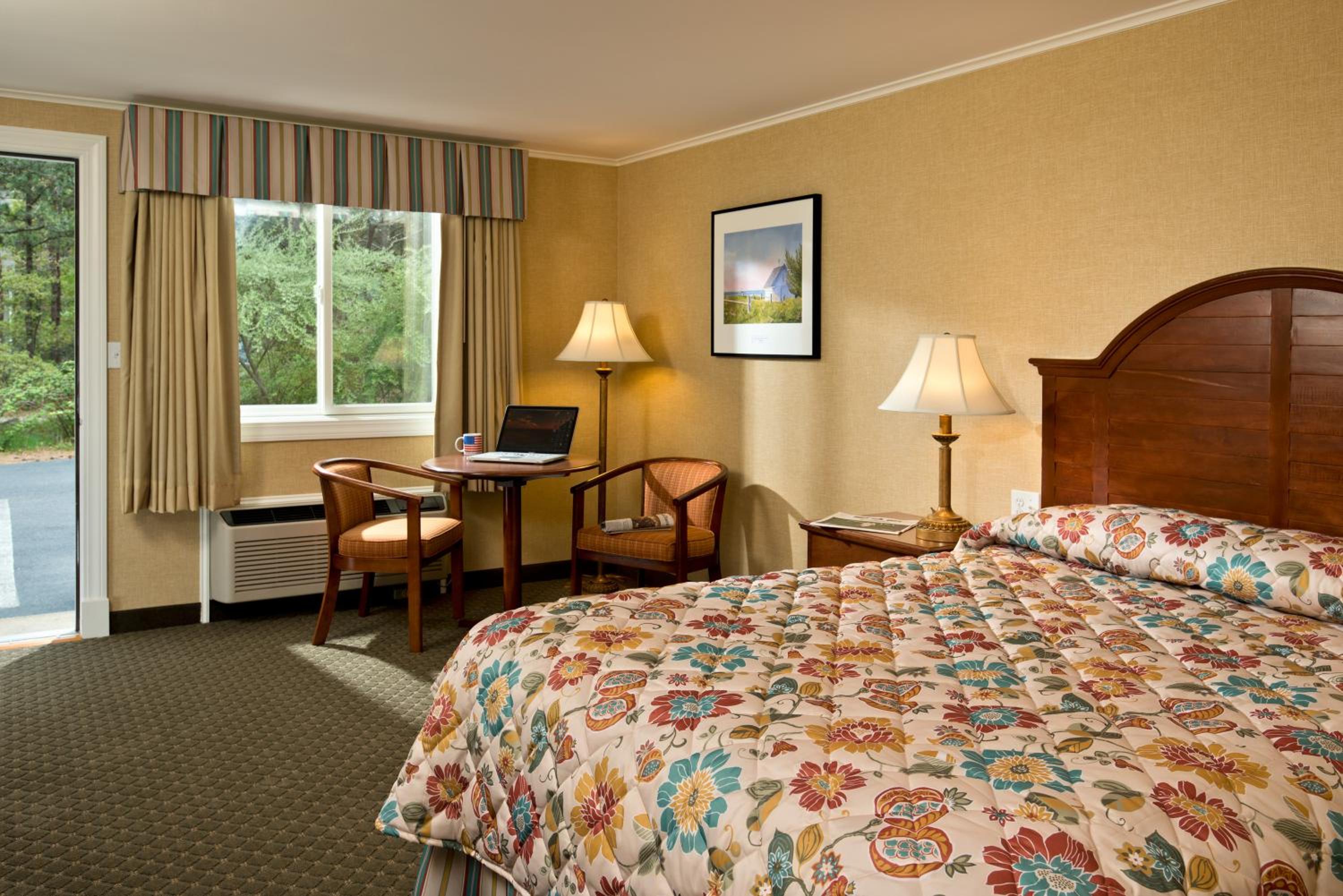 Standard Queen Room photo 1