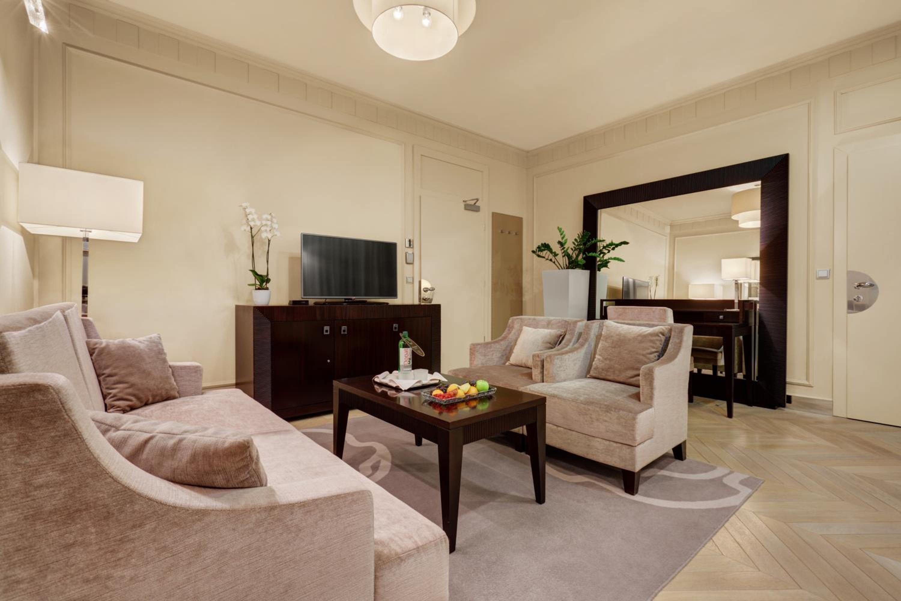 Suite with forest view photo 1