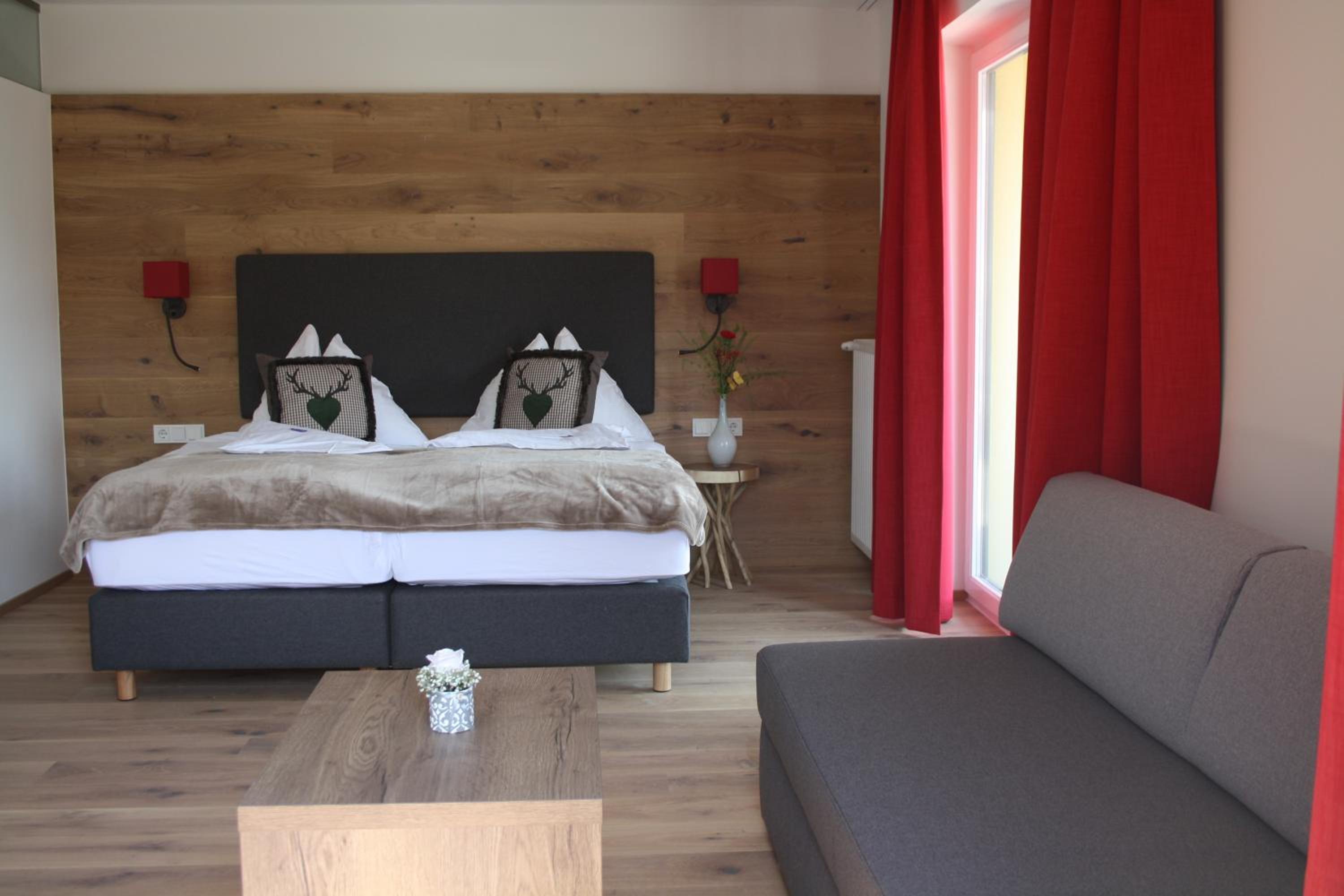 Superior Double Room with Balcony - Photo 2