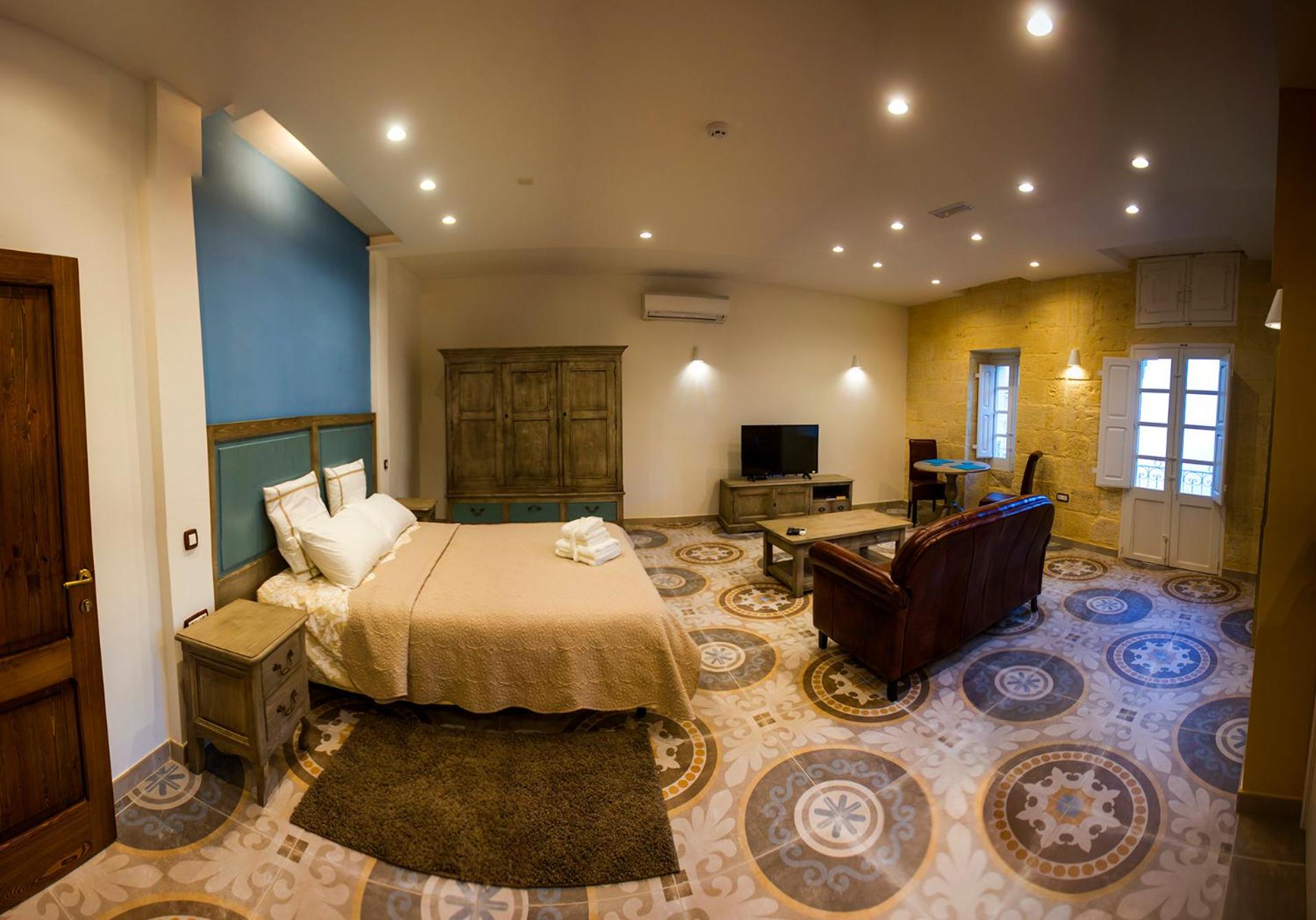 Suite with City View photo 3