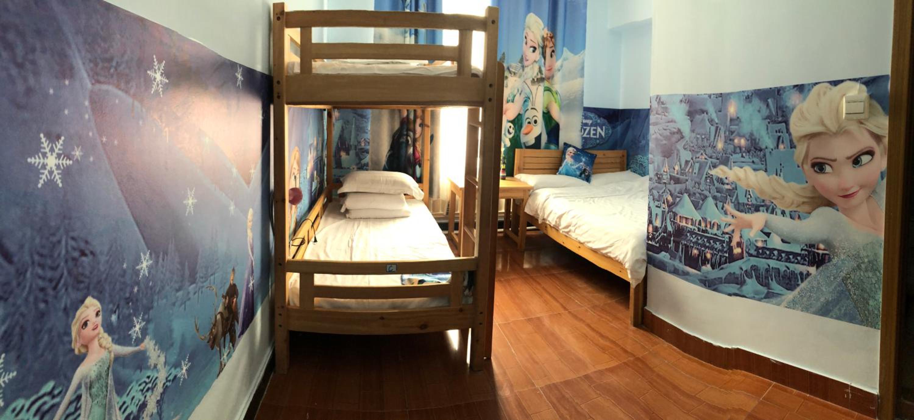 Deluxe Family Room - Photo 4