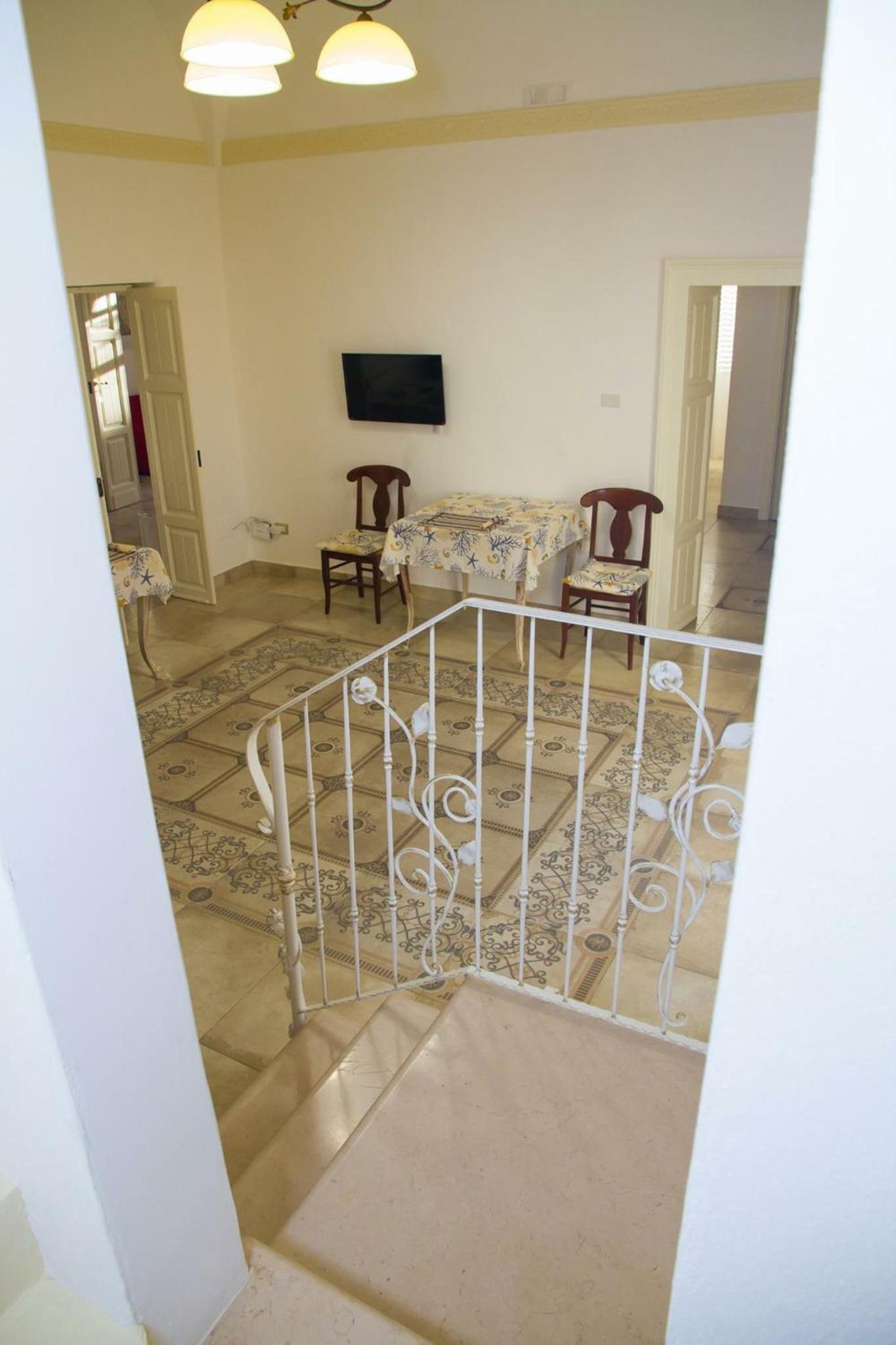 Family Room photo 3