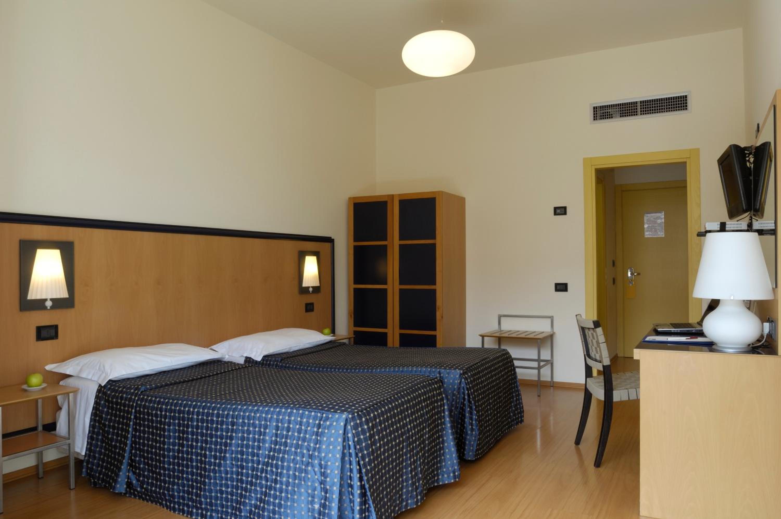 Double or Twin Room - Photo 2