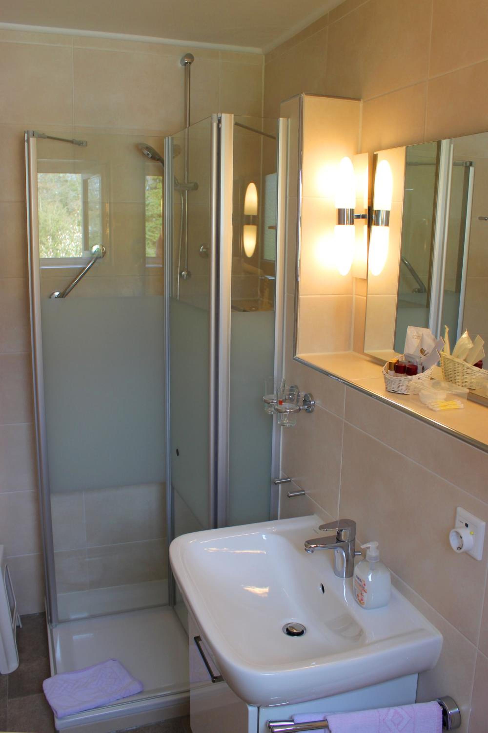 Double Room - Photo 7