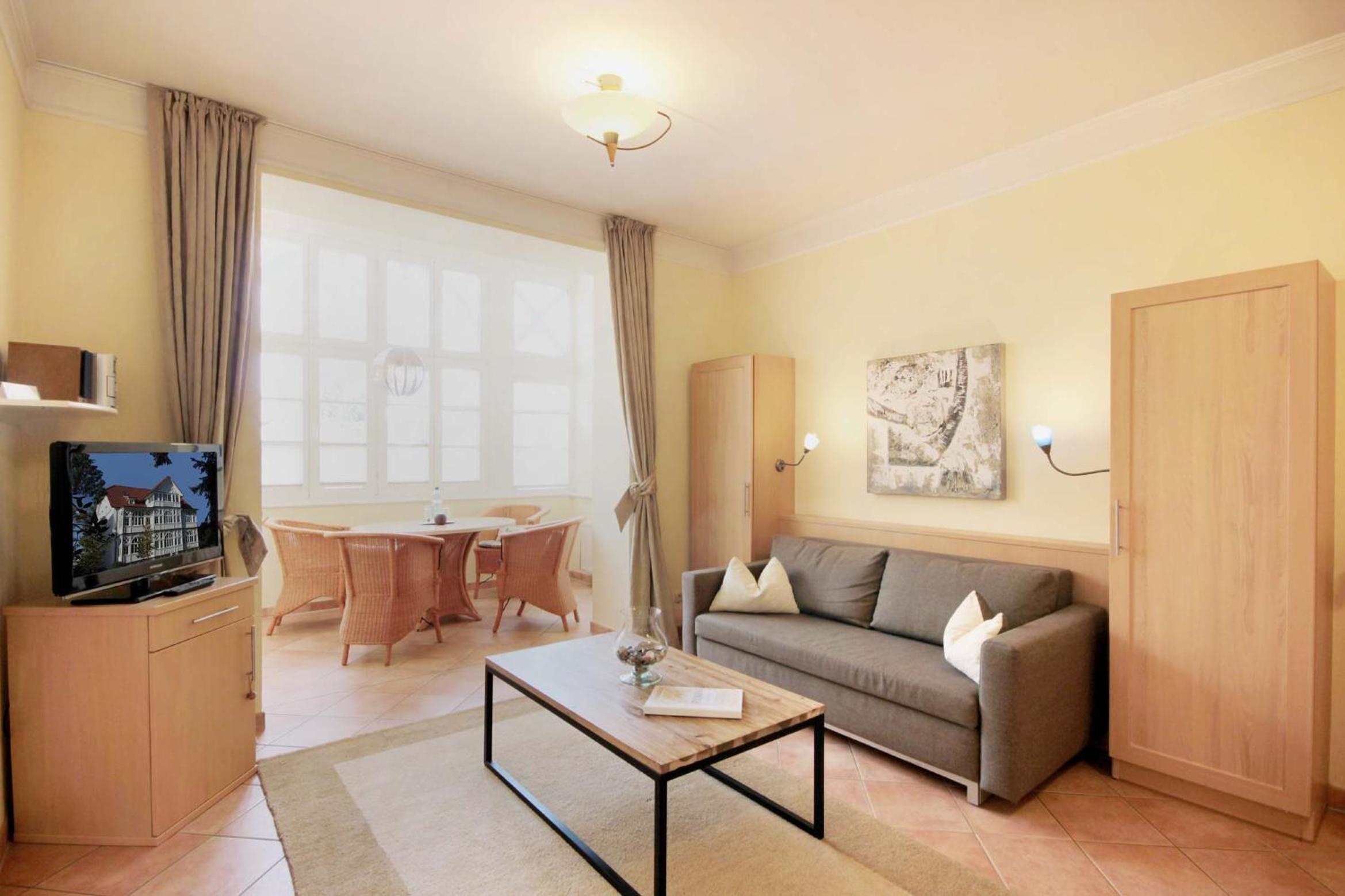 Apartment photo 2