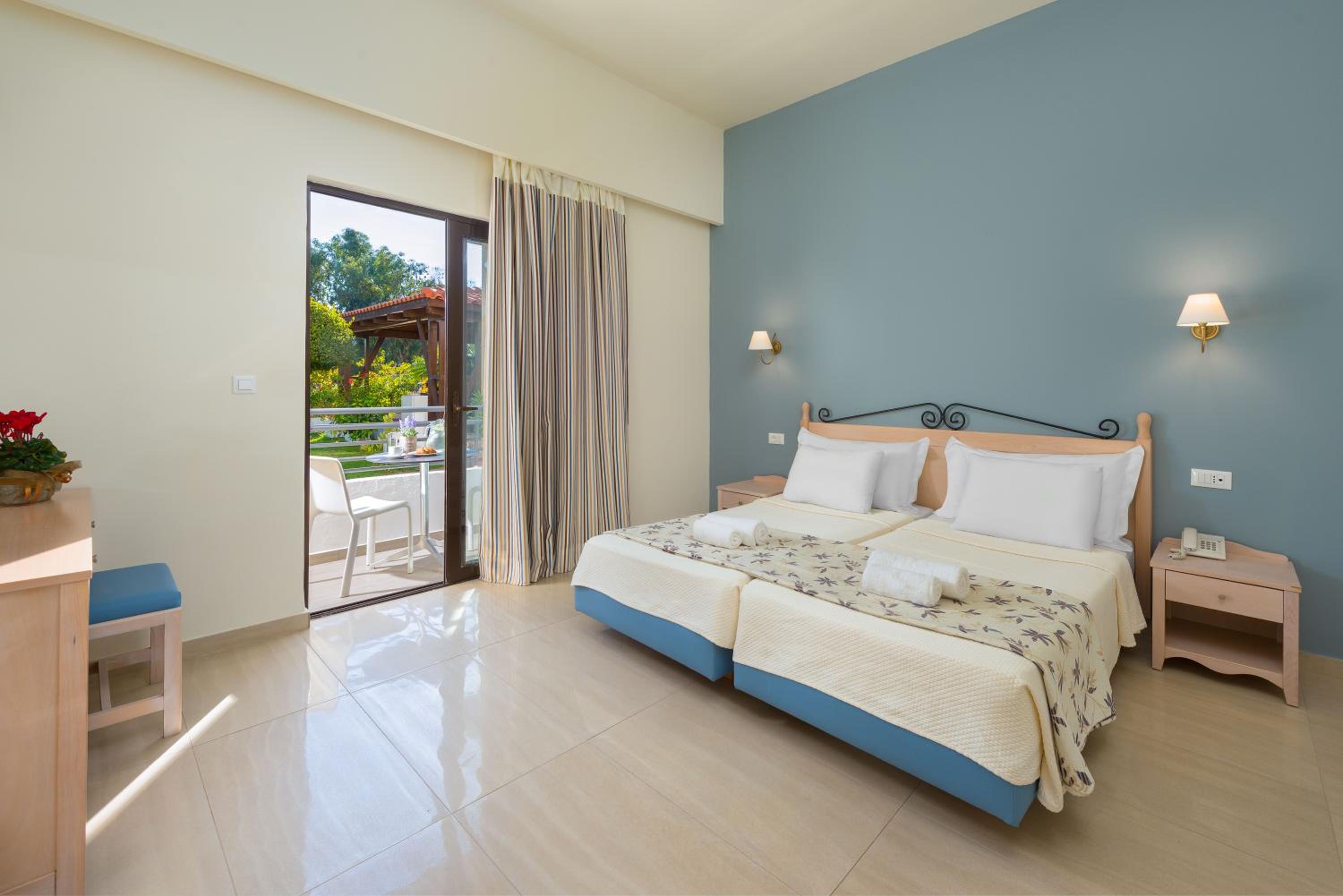 Double or Twin Room photo 3