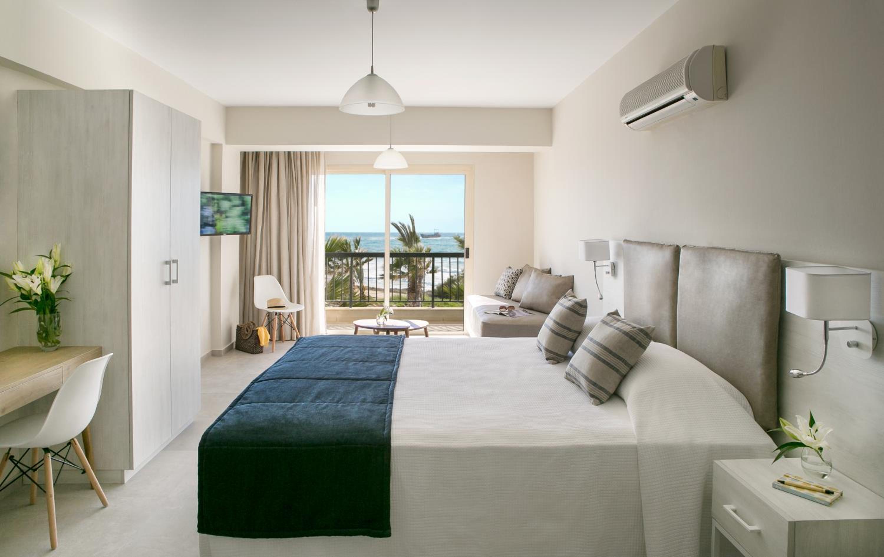 Double Room Front Sea View - Photo 1