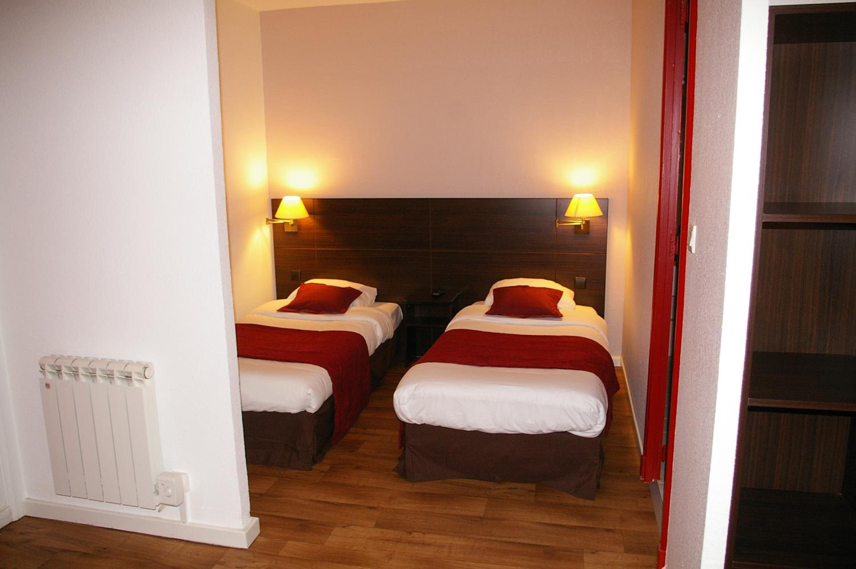 Twin Room - Photo 1