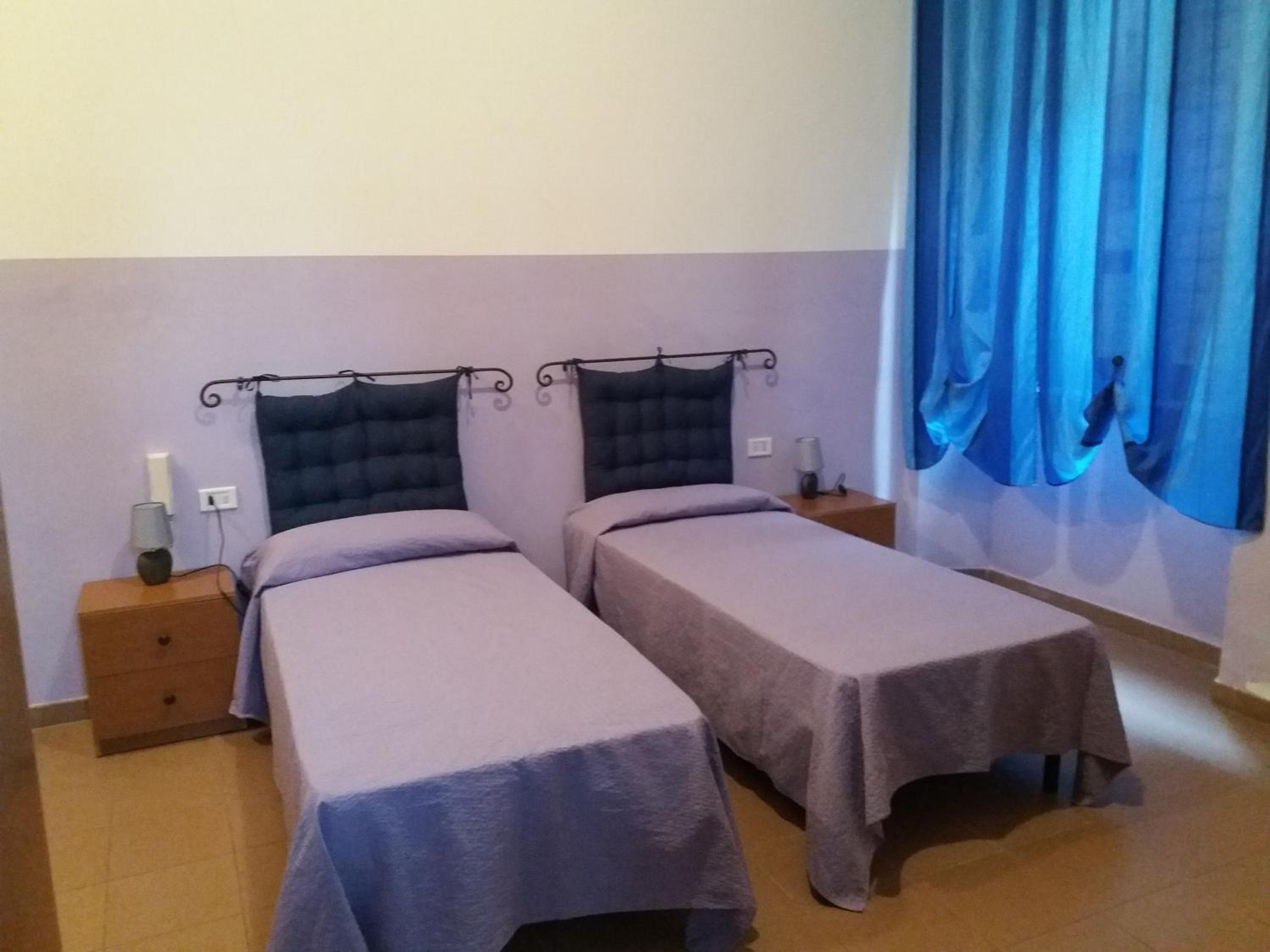 Twin Room - Disability Access photo 1