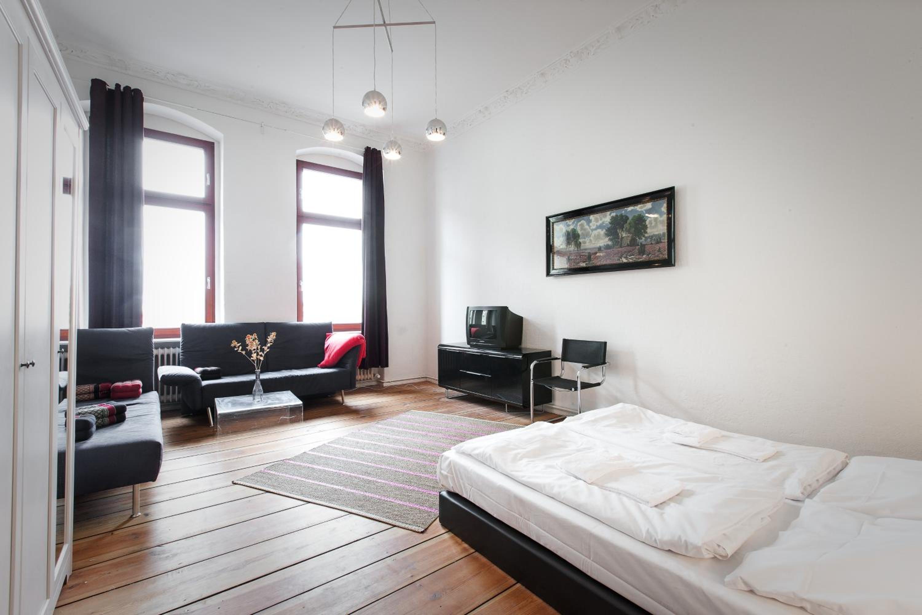 Apartment photo 1