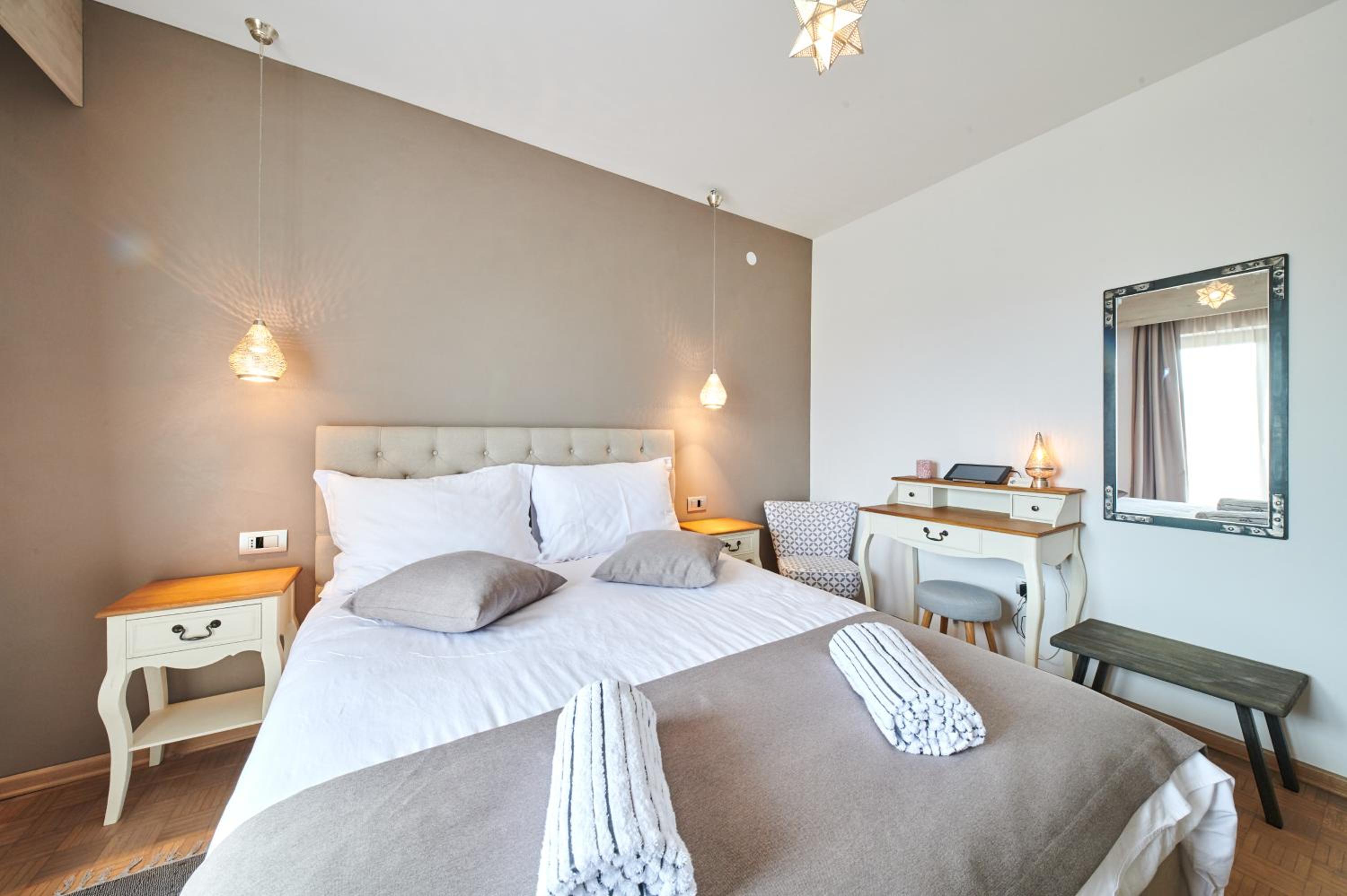Double Room with Balcony - Photo 1