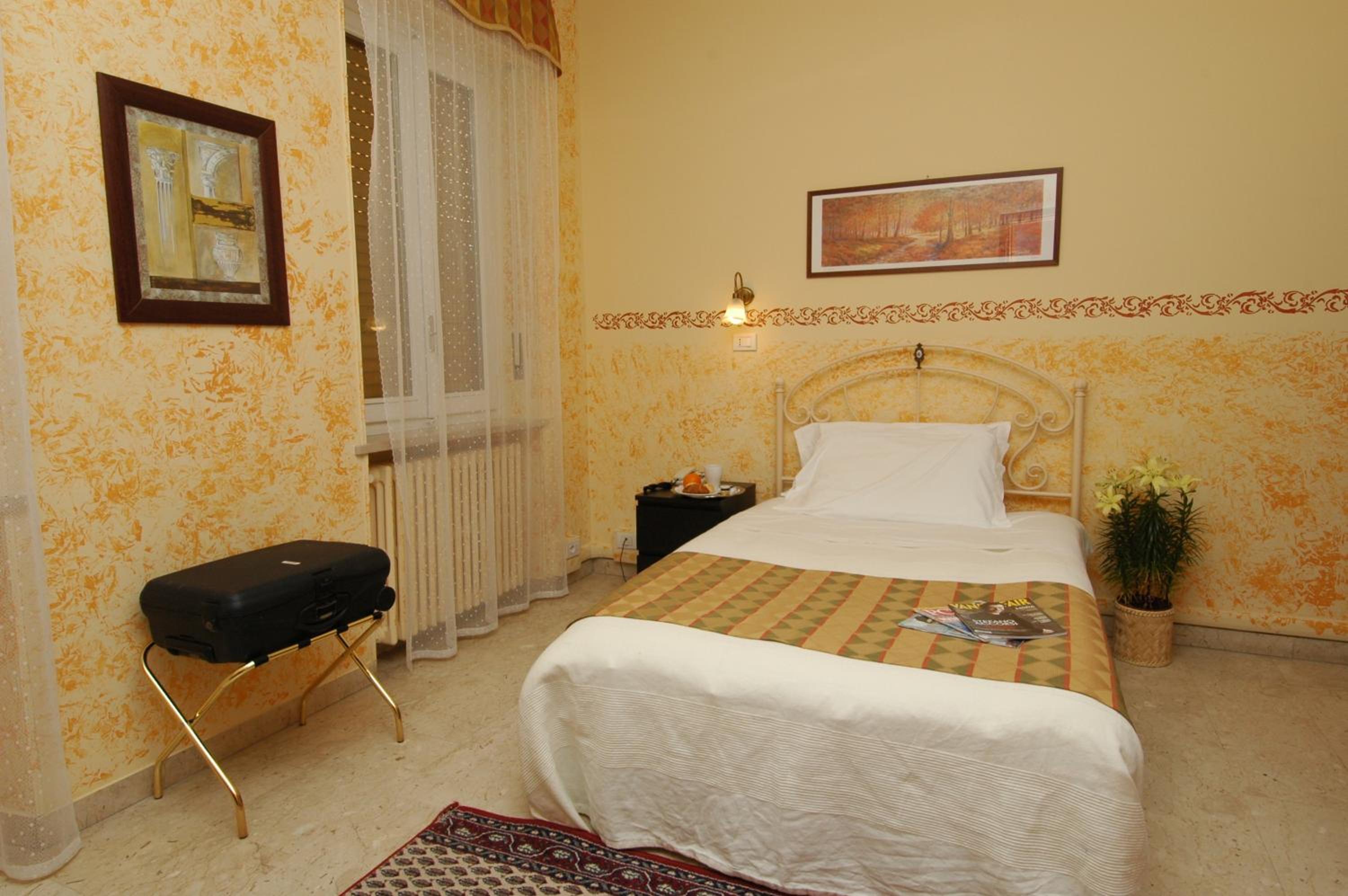 Single Room photo 1