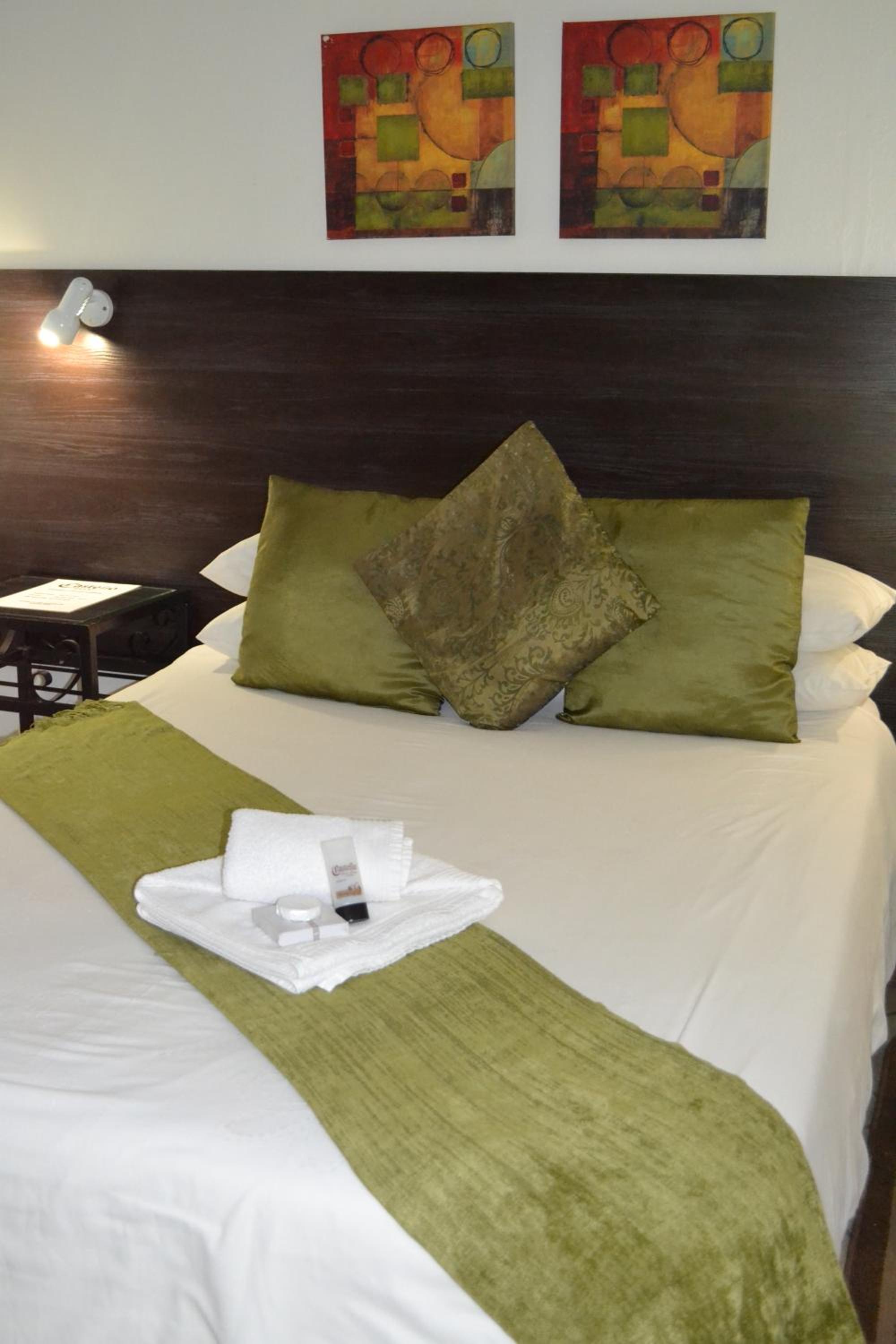 Standard Double Room - Photo 3