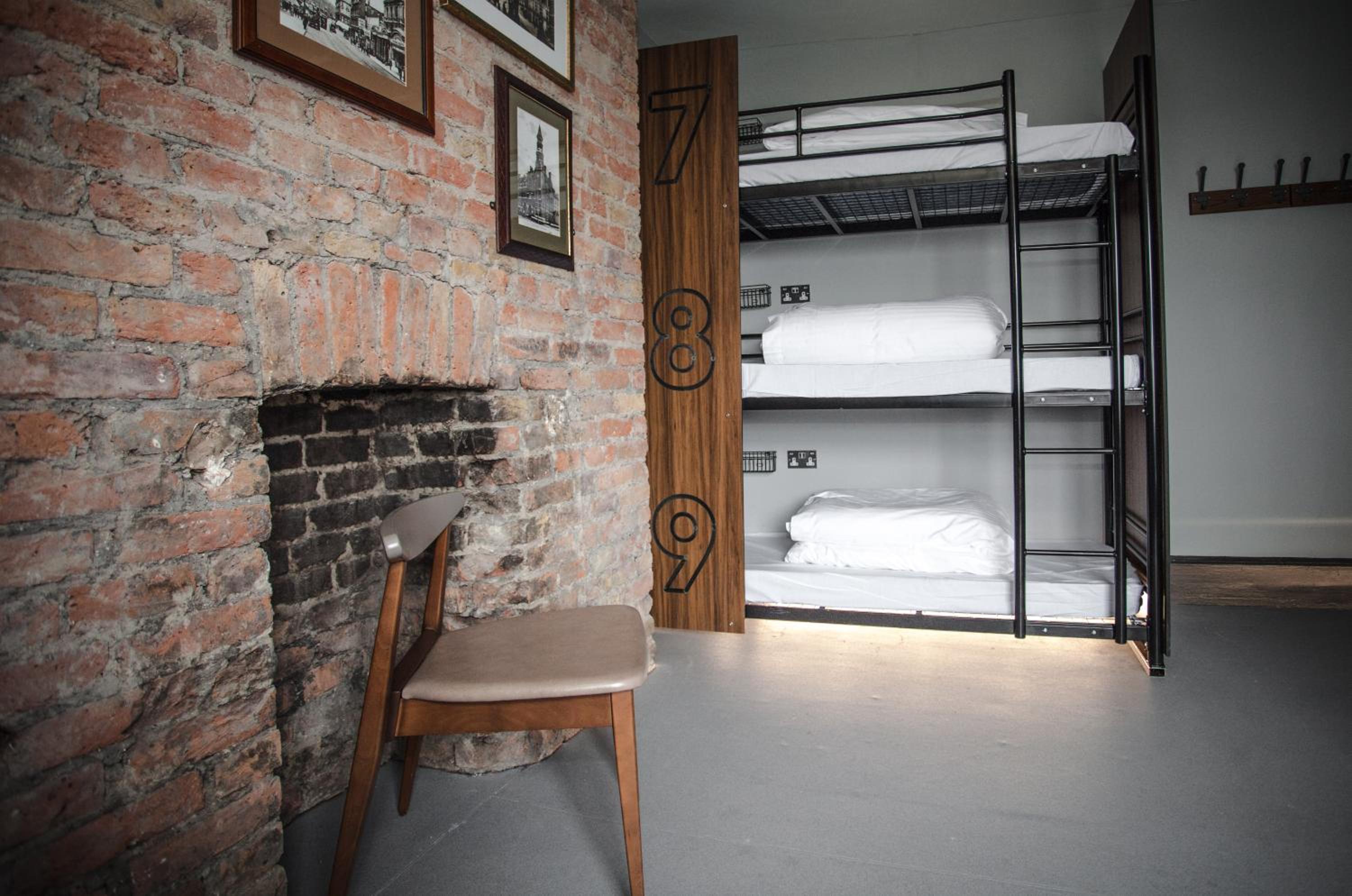 Bed in 15-Bed Mixed Dormitory Room with Shared Bathroom photo 1