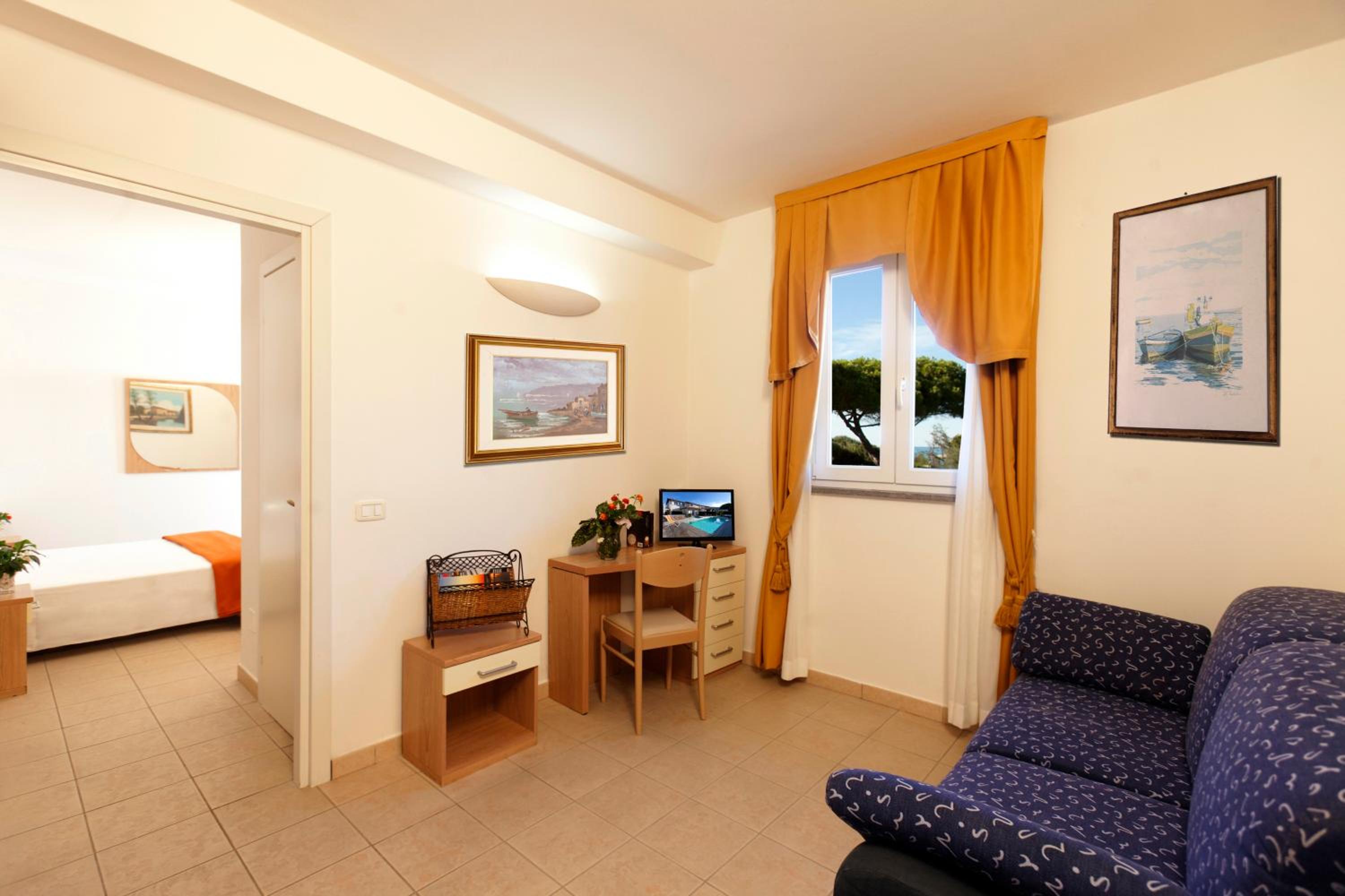 Junior Suite with Balcony photo 1