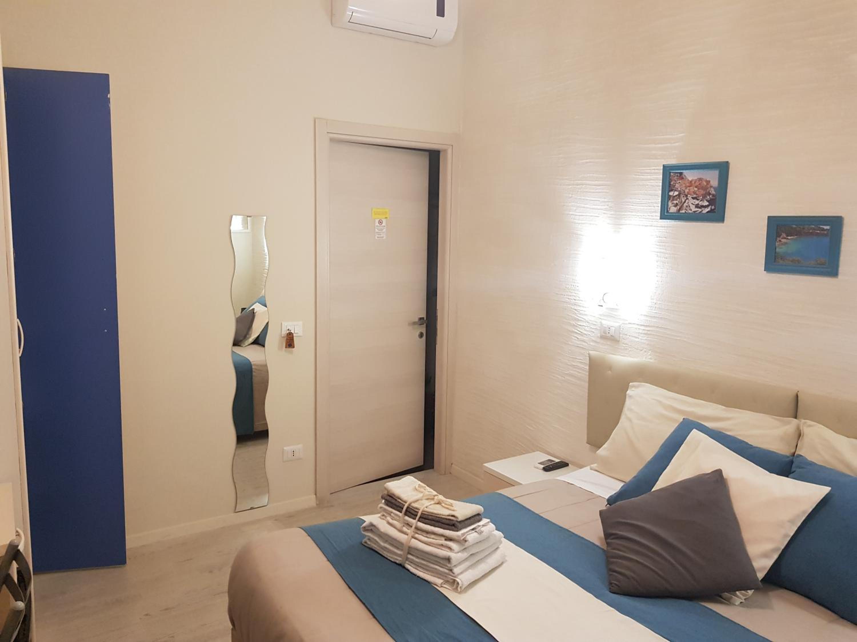 Standard Double Room - Photo 3