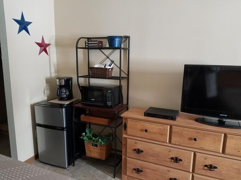 Standard Queen Room - Photo 6