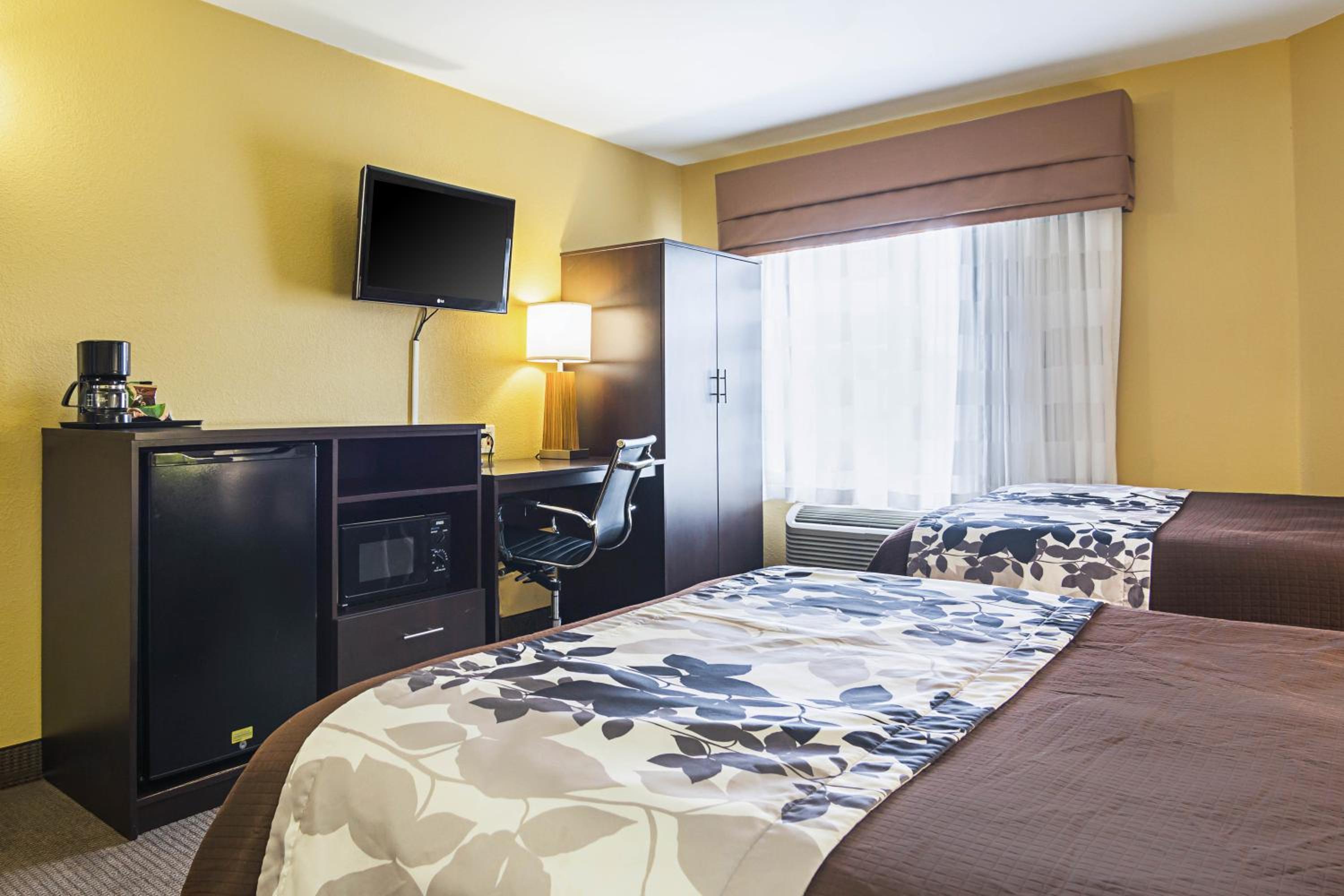 Double Room With Two Double Beds - Non-Smoking photo 3