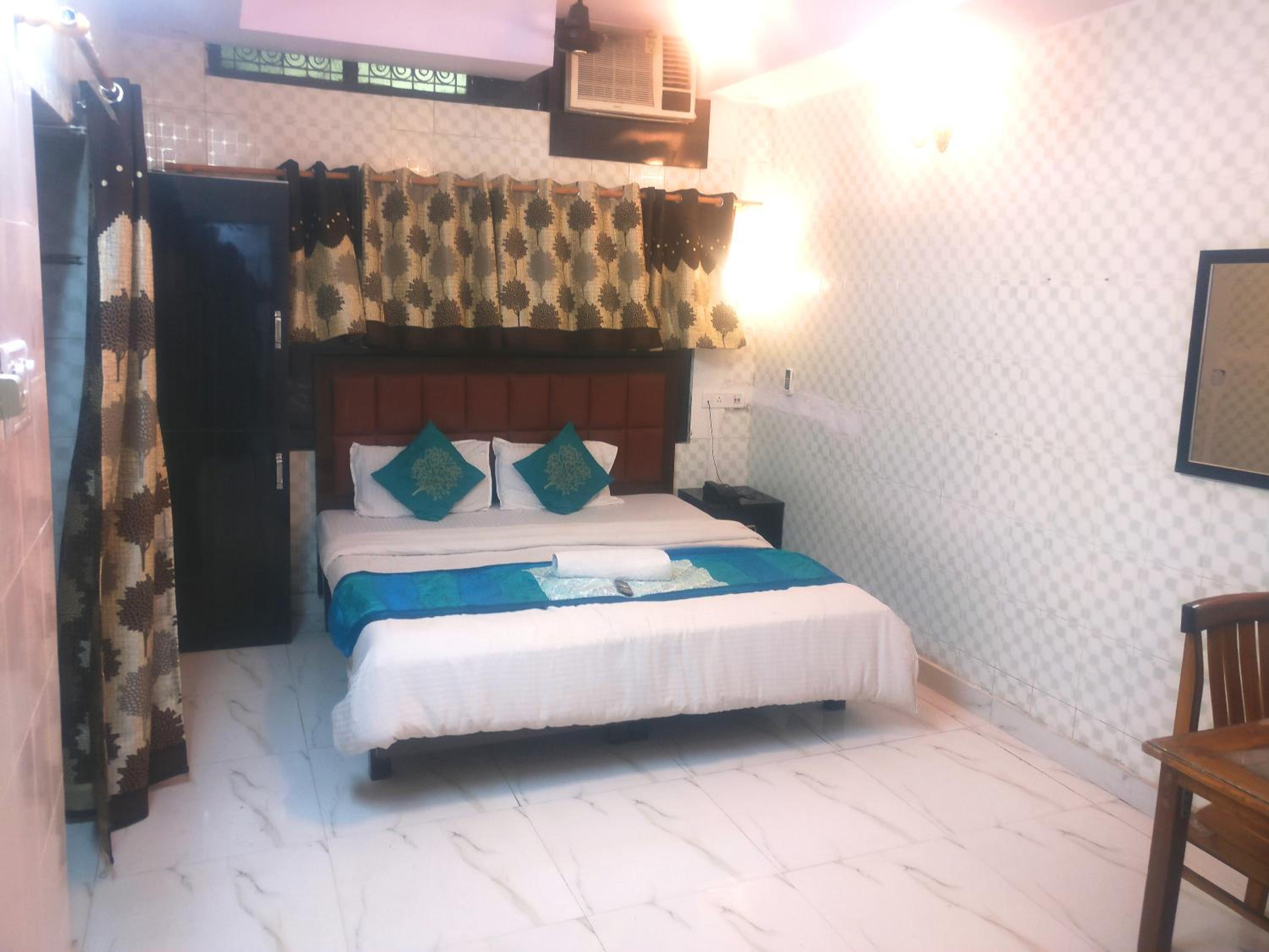 Deluxe Room - Photo 14