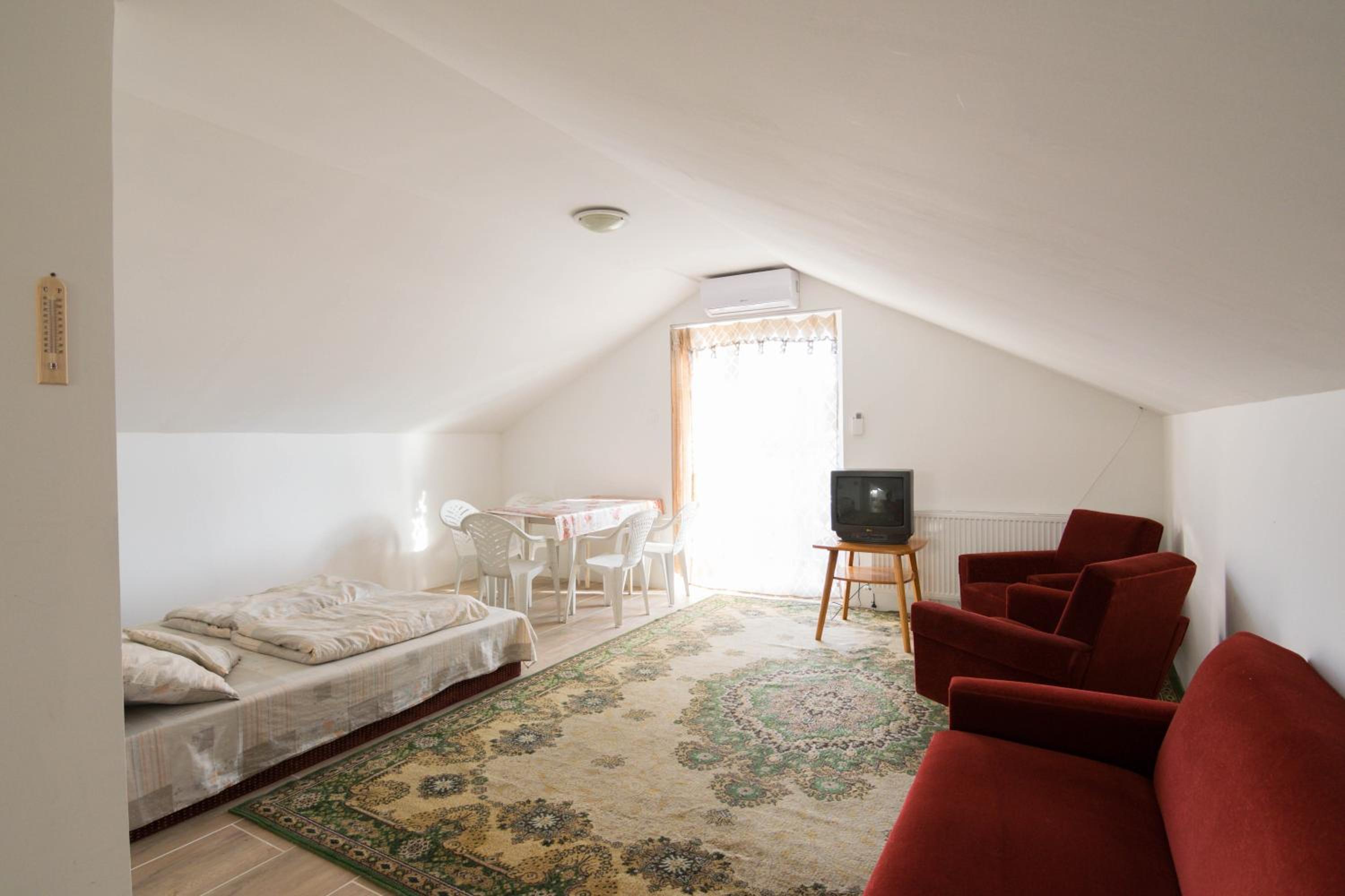 Two-Bedroom Loft Apartment photo 3