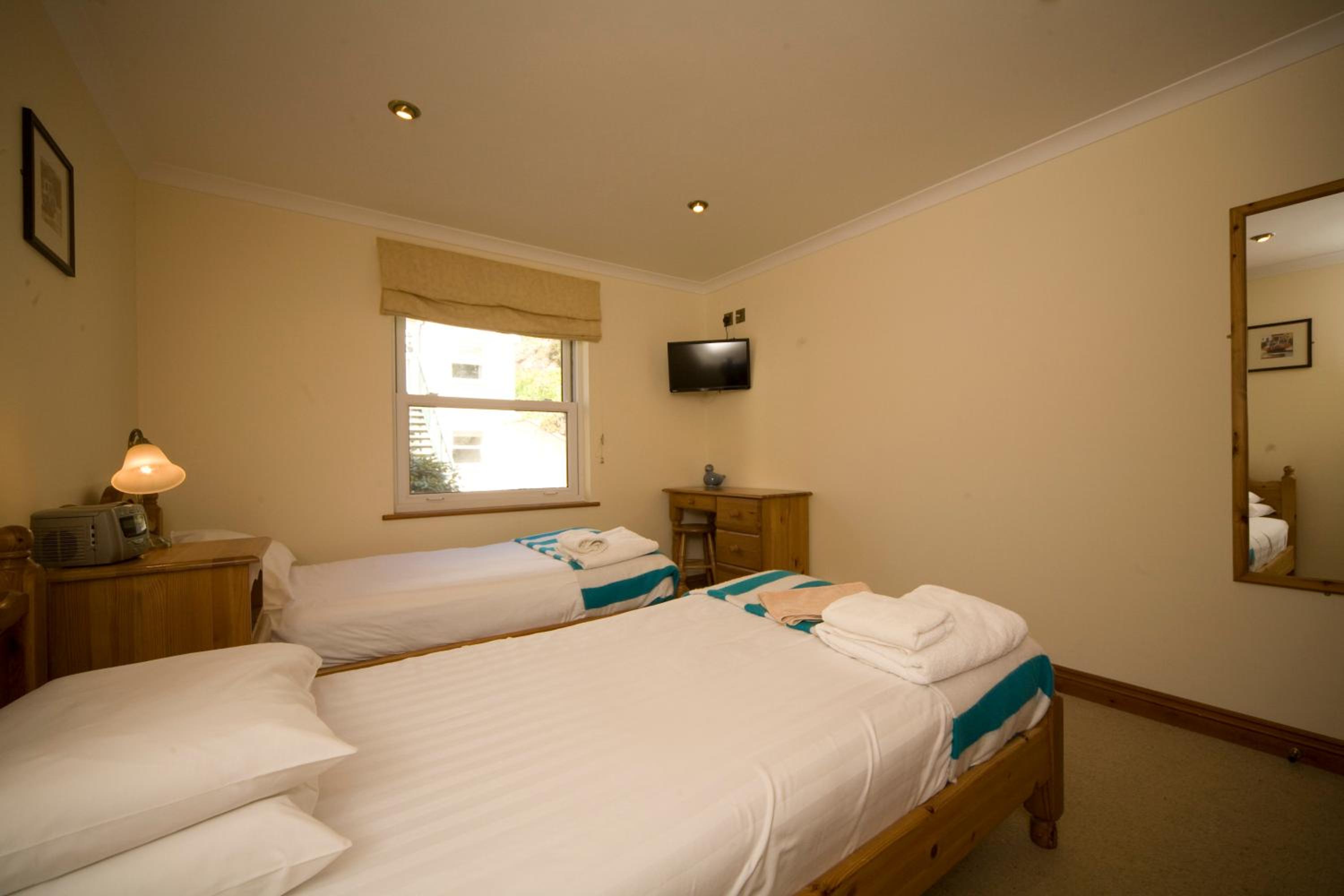 One-Bedroom Apartment (Twin Beds) photo 2