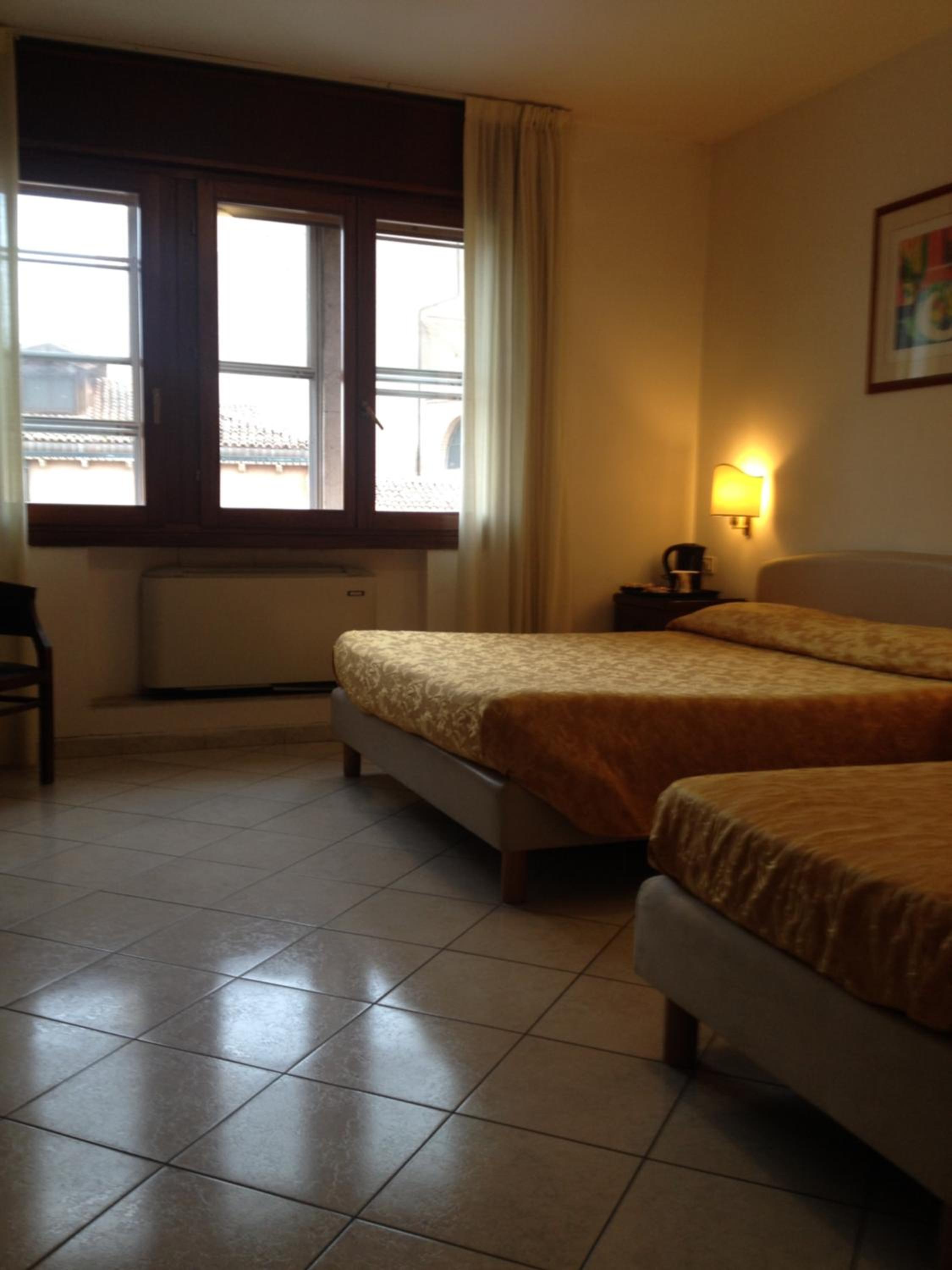 Economy Triple Room with Canal View - Photo 1