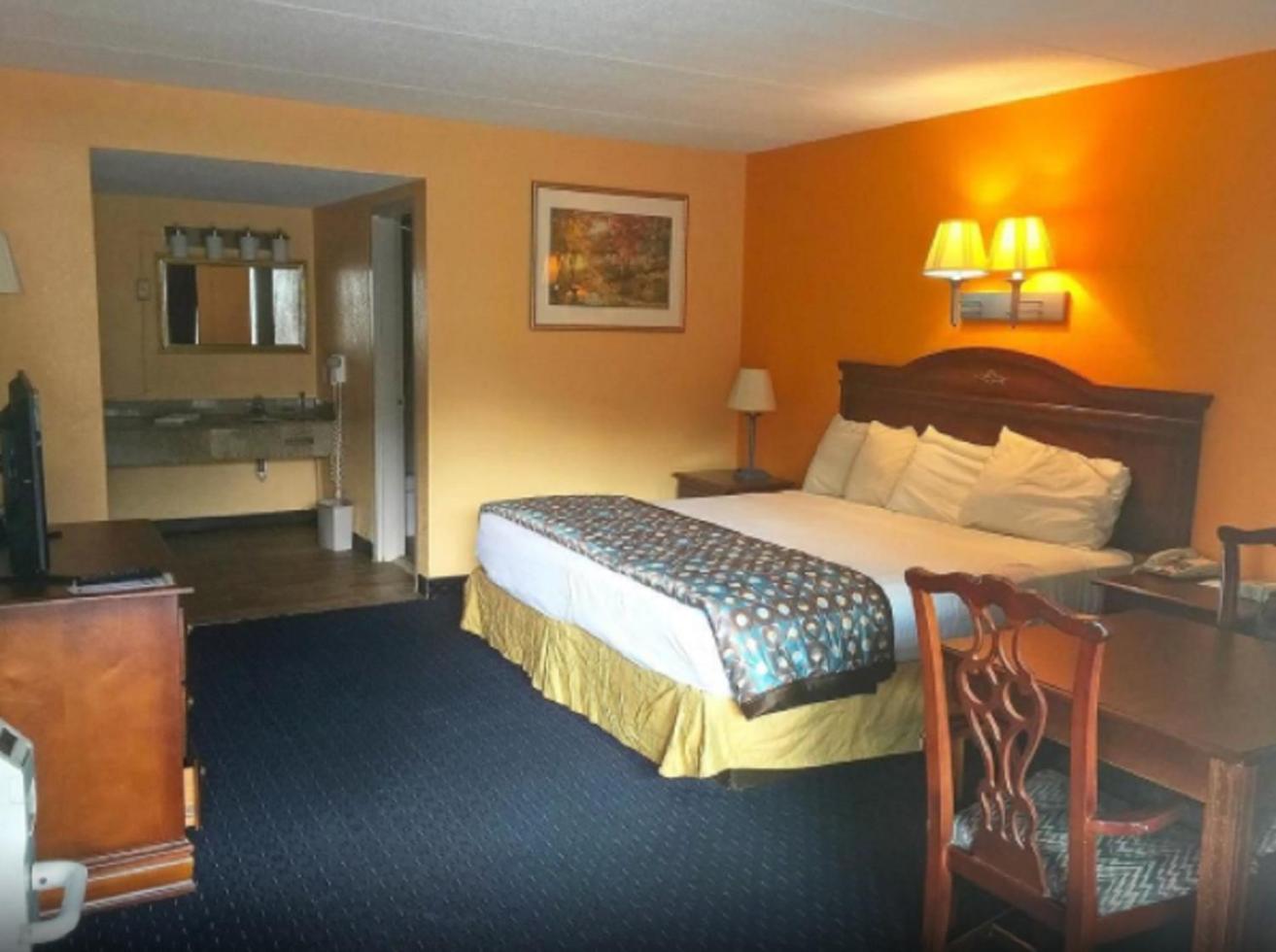 Standard King Room - Non-Smoking  photo 2