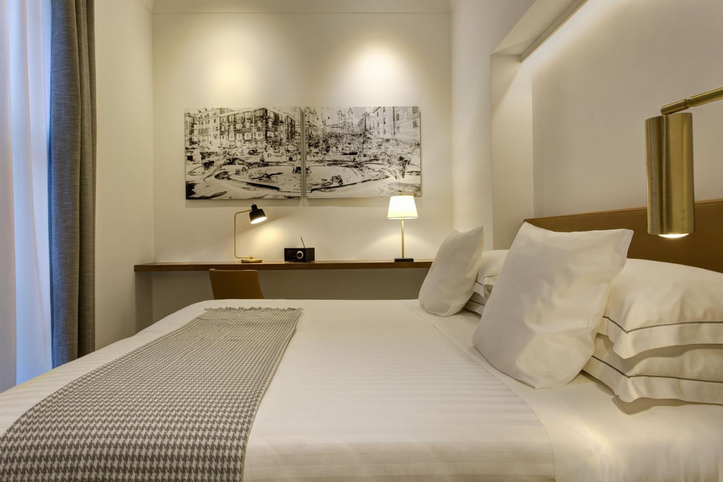 Suite - Separate Building photo 1