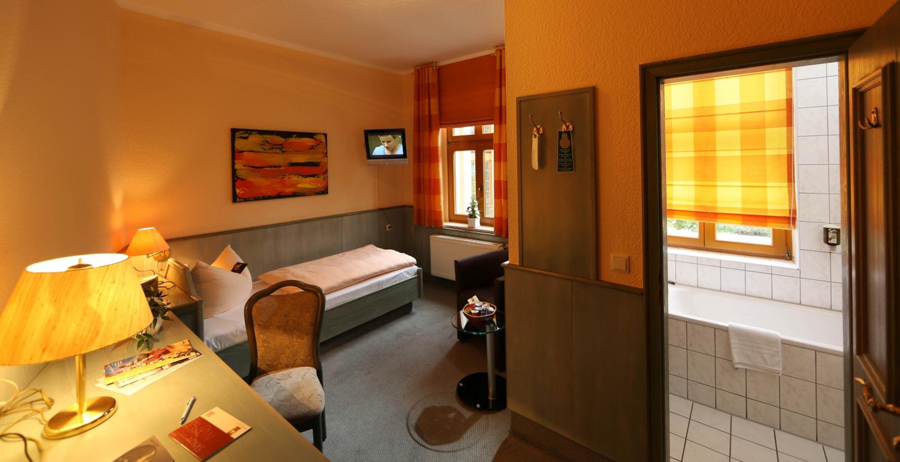 Single Room photo 2
