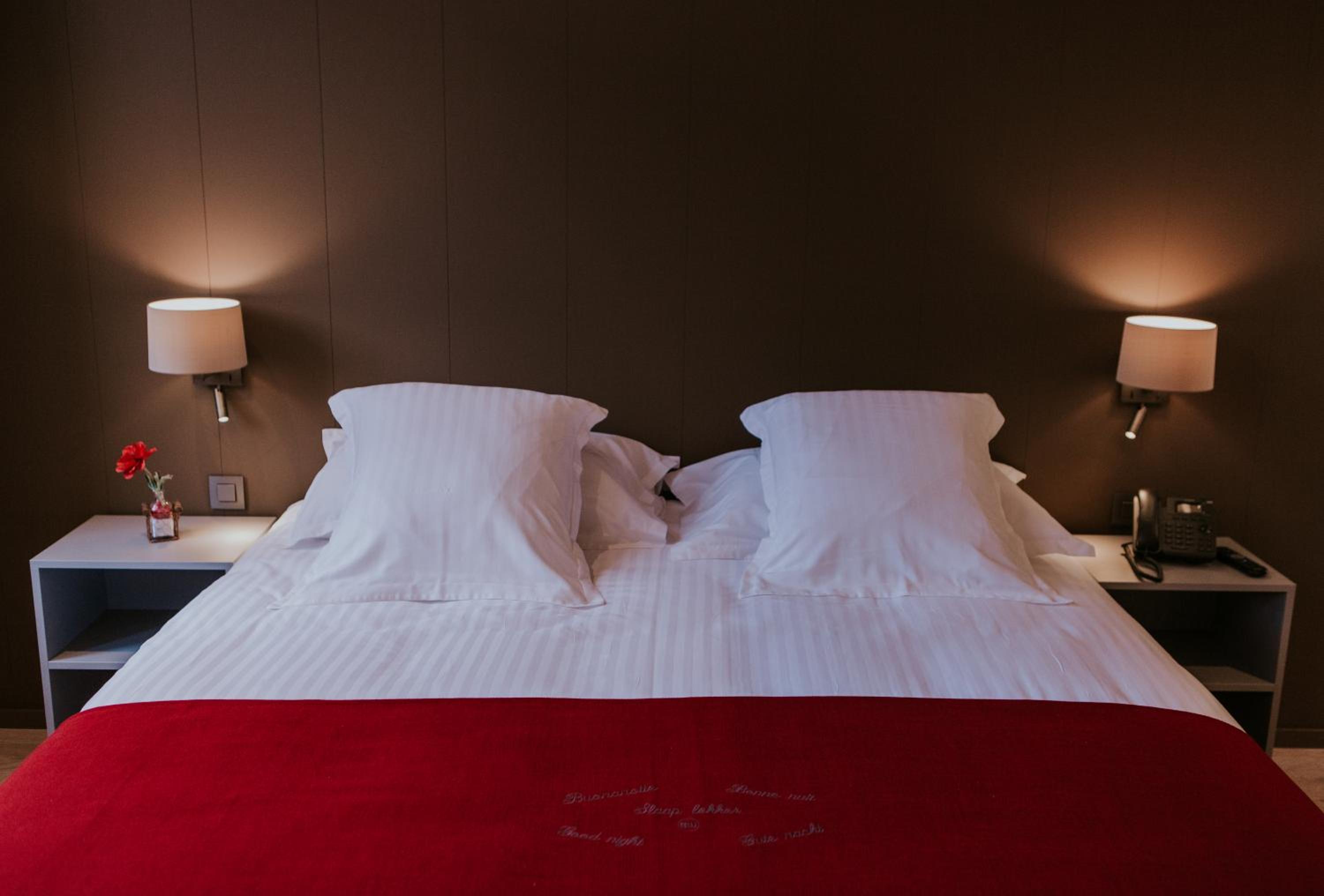Standard King Room - Photo 5