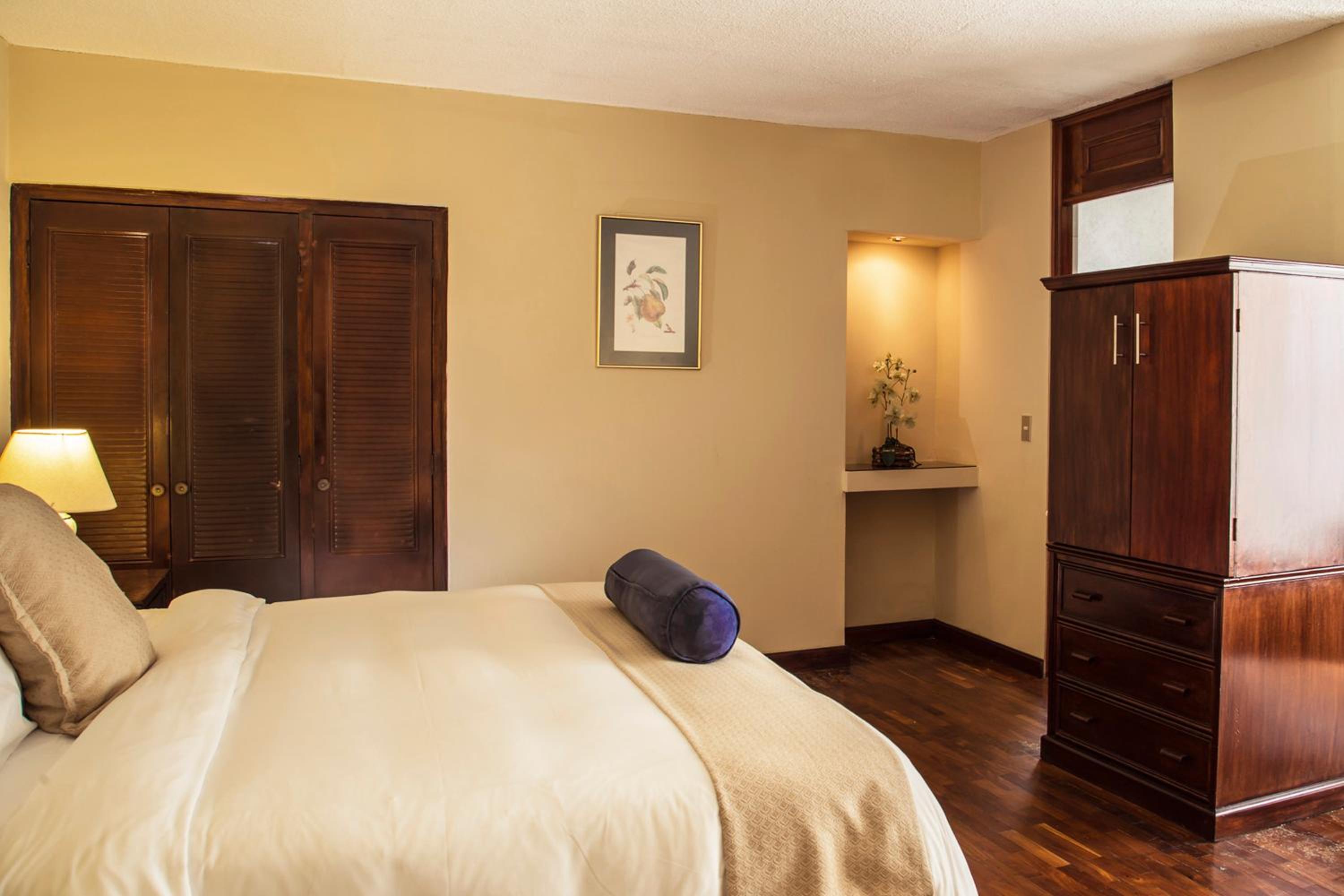 Deluxe King Room photo 2