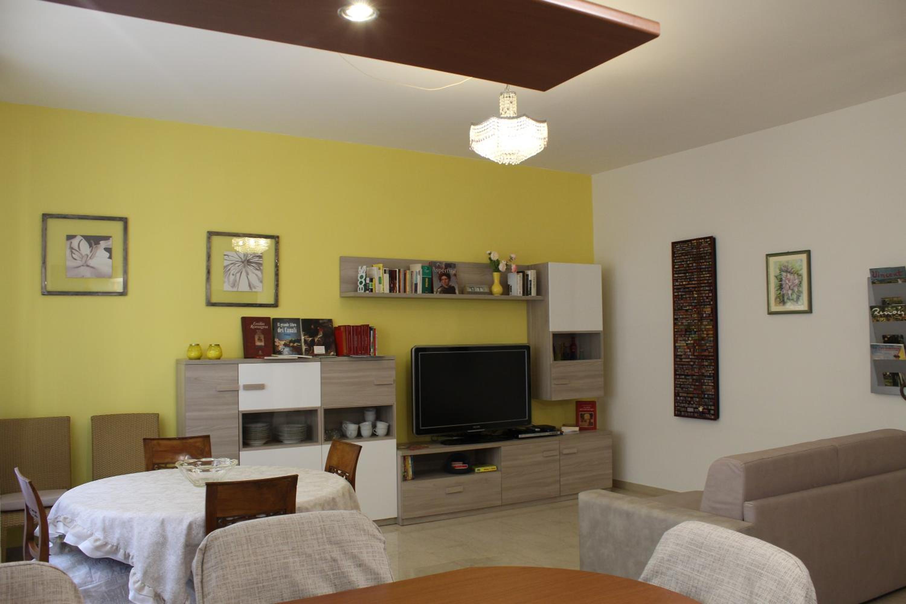 Two-Bedroom Apartment - Photo 17