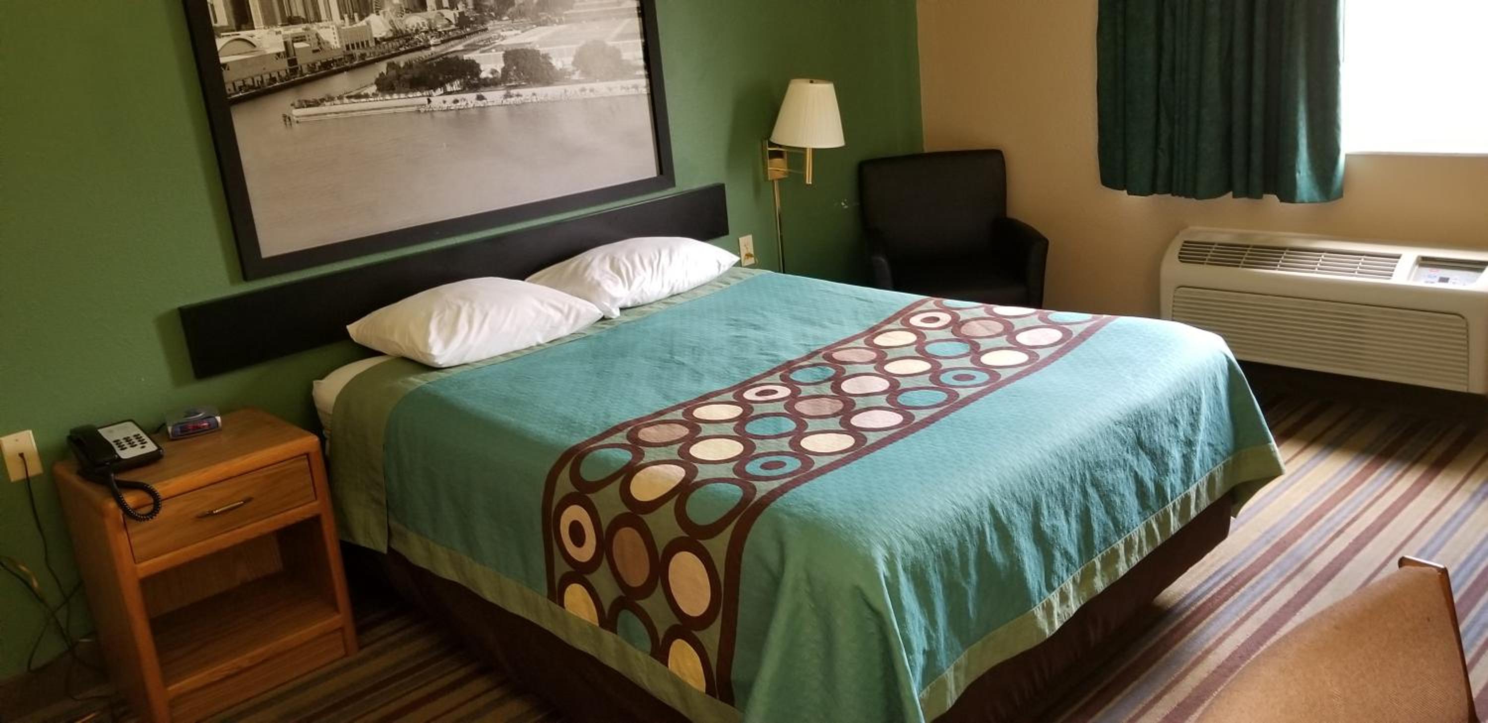 Queen Room - Disability Access - Non-Smoking - Photo 1