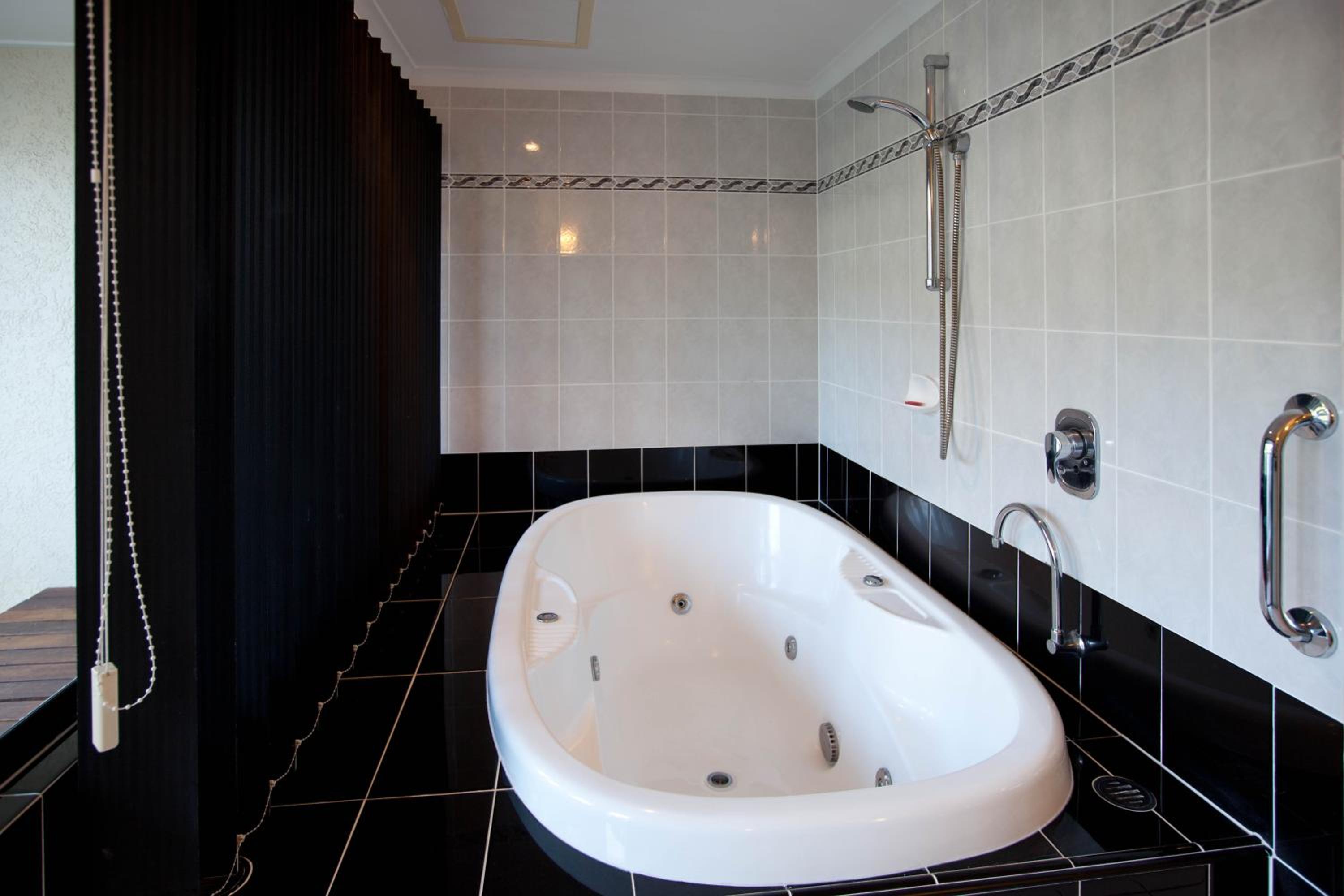 Studio with Spa Bath photo 3