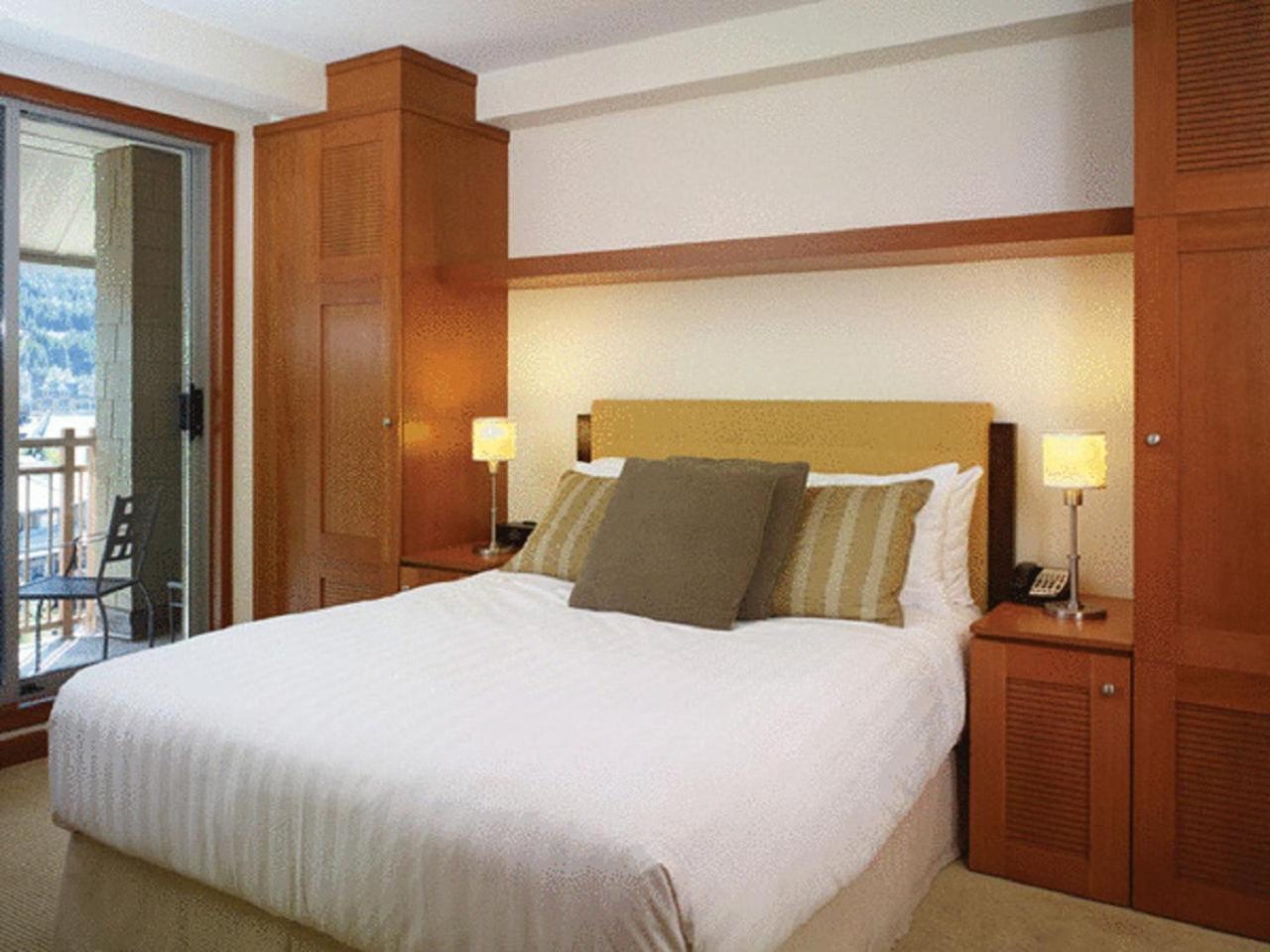 Two Bedroom Upper Floor Suite - Photo 5